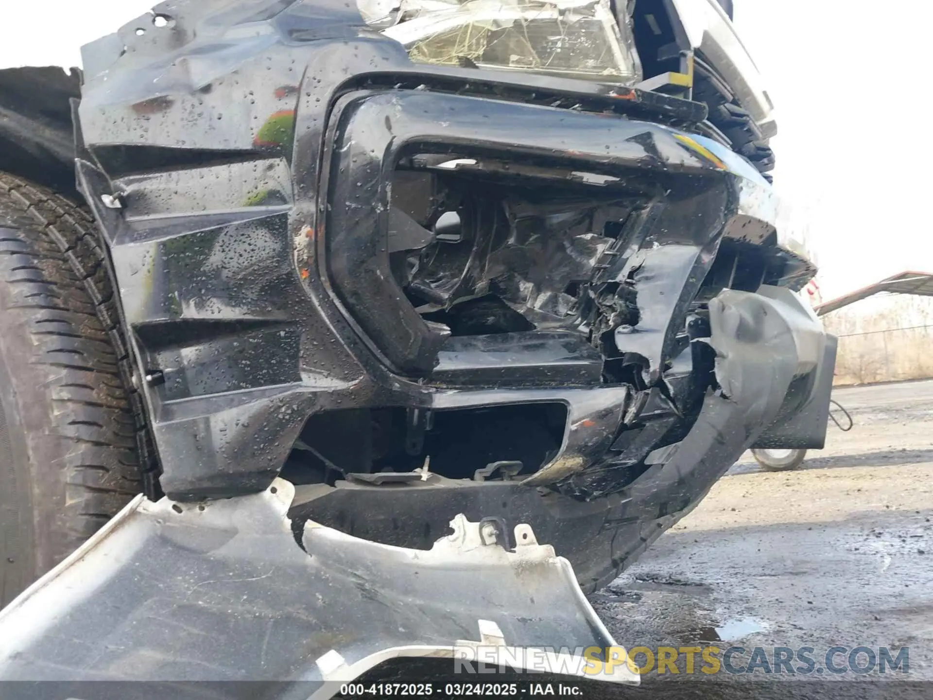 19 Photograph of a damaged car 1GCHSCEN6N1128845 CHEVROLET COLORADO 2022