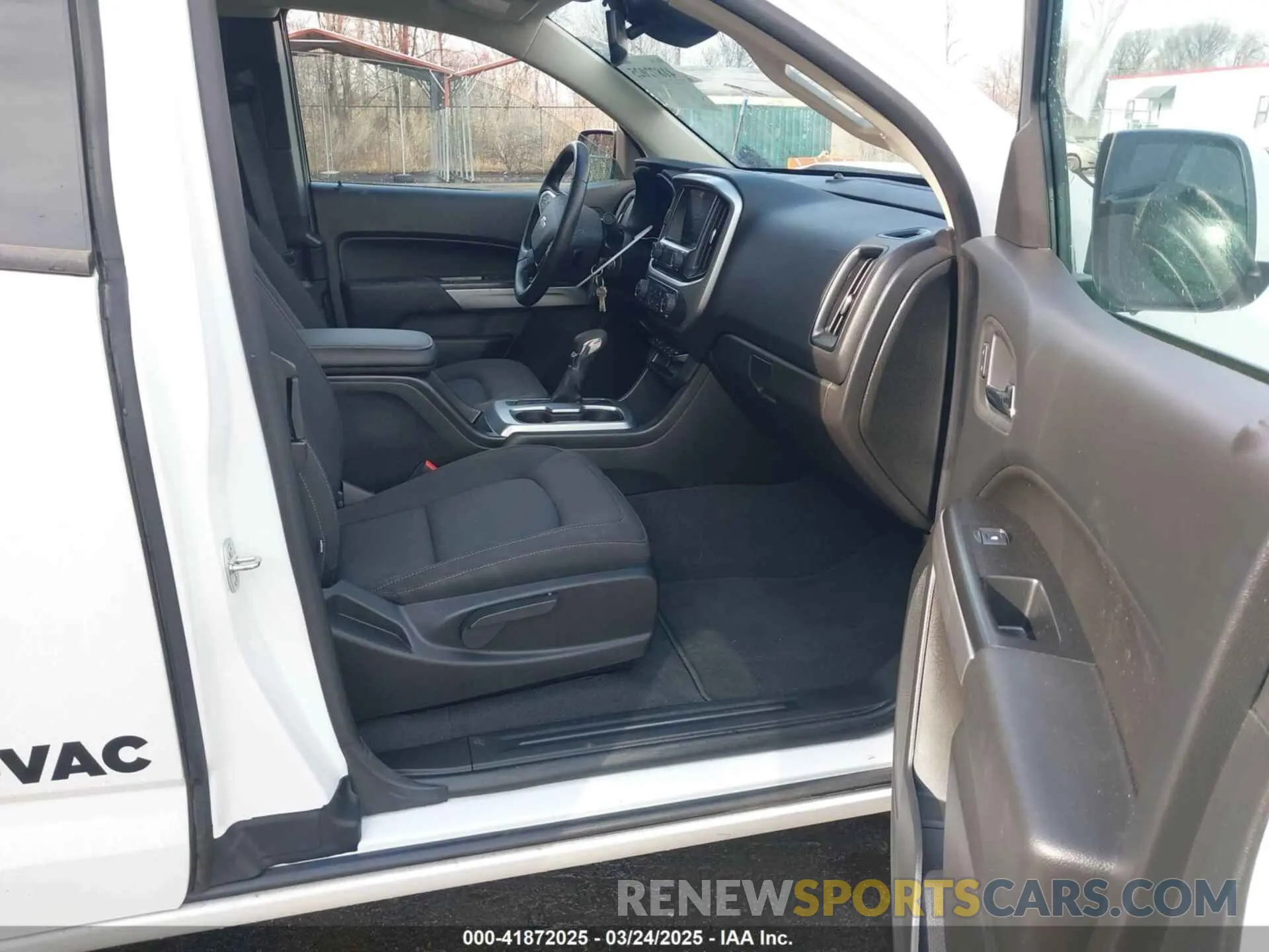 5 Photograph of a damaged car 1GCHSCEN6N1128845 CHEVROLET COLORADO 2022