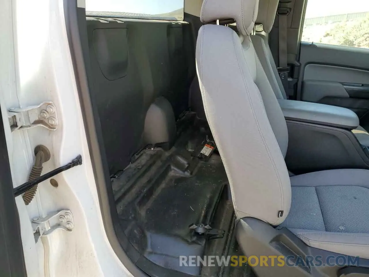 10 Photograph of a damaged car 1GCHTBEA9N1304386 CHEVROLET COLORADO 2022
