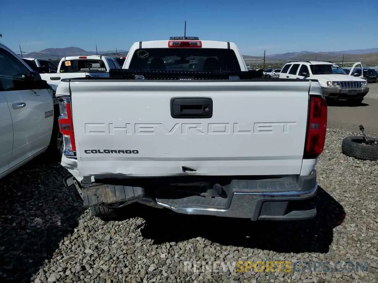 6 Photograph of a damaged car 1GCHTBEA9N1304386 CHEVROLET COLORADO 2022