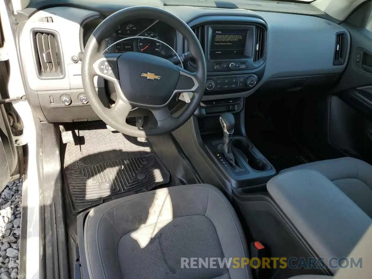 8 Photograph of a damaged car 1GCHTBEA9N1304386 CHEVROLET COLORADO 2022
