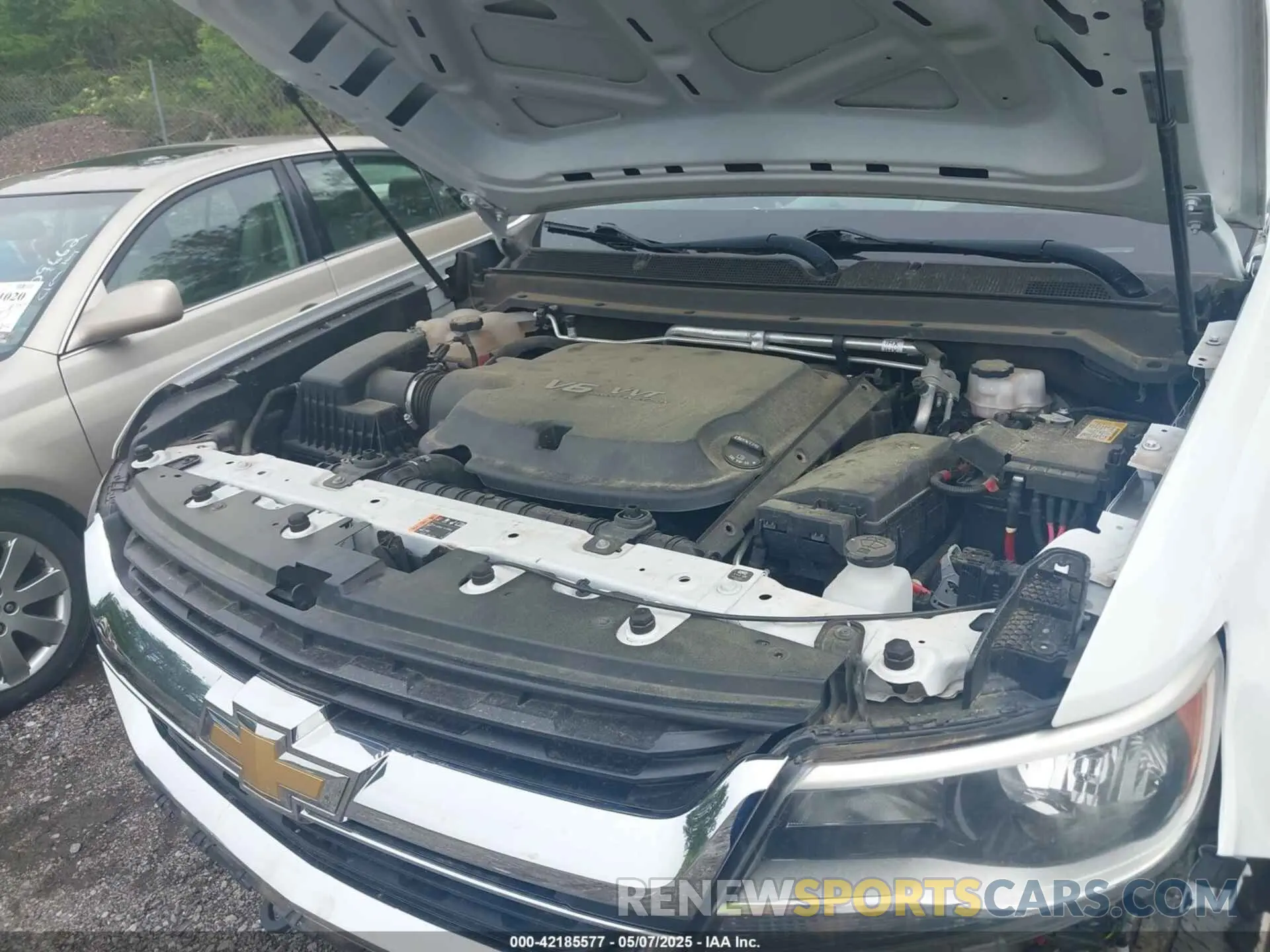 10 Photograph of a damaged car 1GCHTBEN7N1132233 CHEVROLET COLORADO 2022