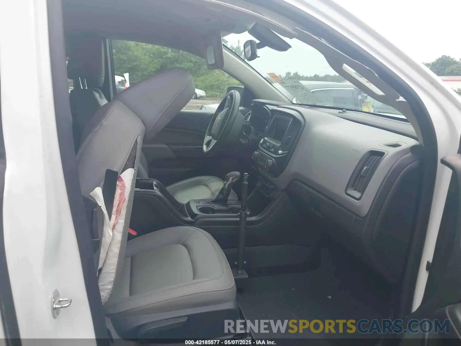 5 Photograph of a damaged car 1GCHTBEN7N1132233 CHEVROLET COLORADO 2022