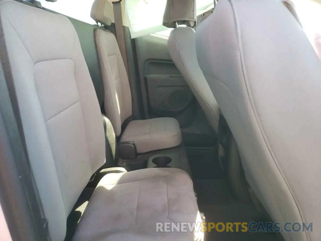 10 Photograph of a damaged car 1GCHTBEN8N1239517 CHEVROLET COLORADO 2022