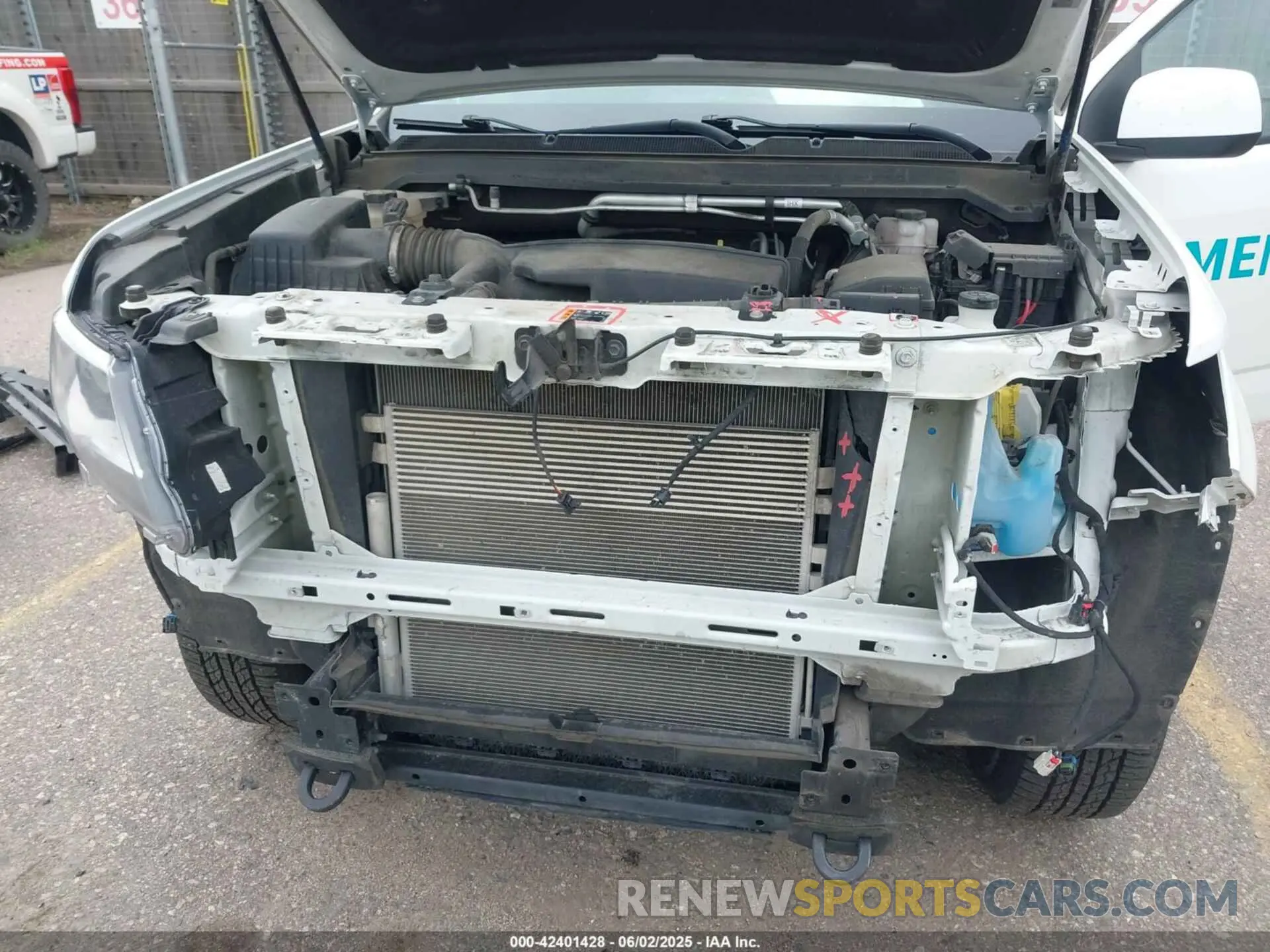6 Photograph of a damaged car 1GCHTCEA1N1302766 CHEVROLET COLORADO 2022