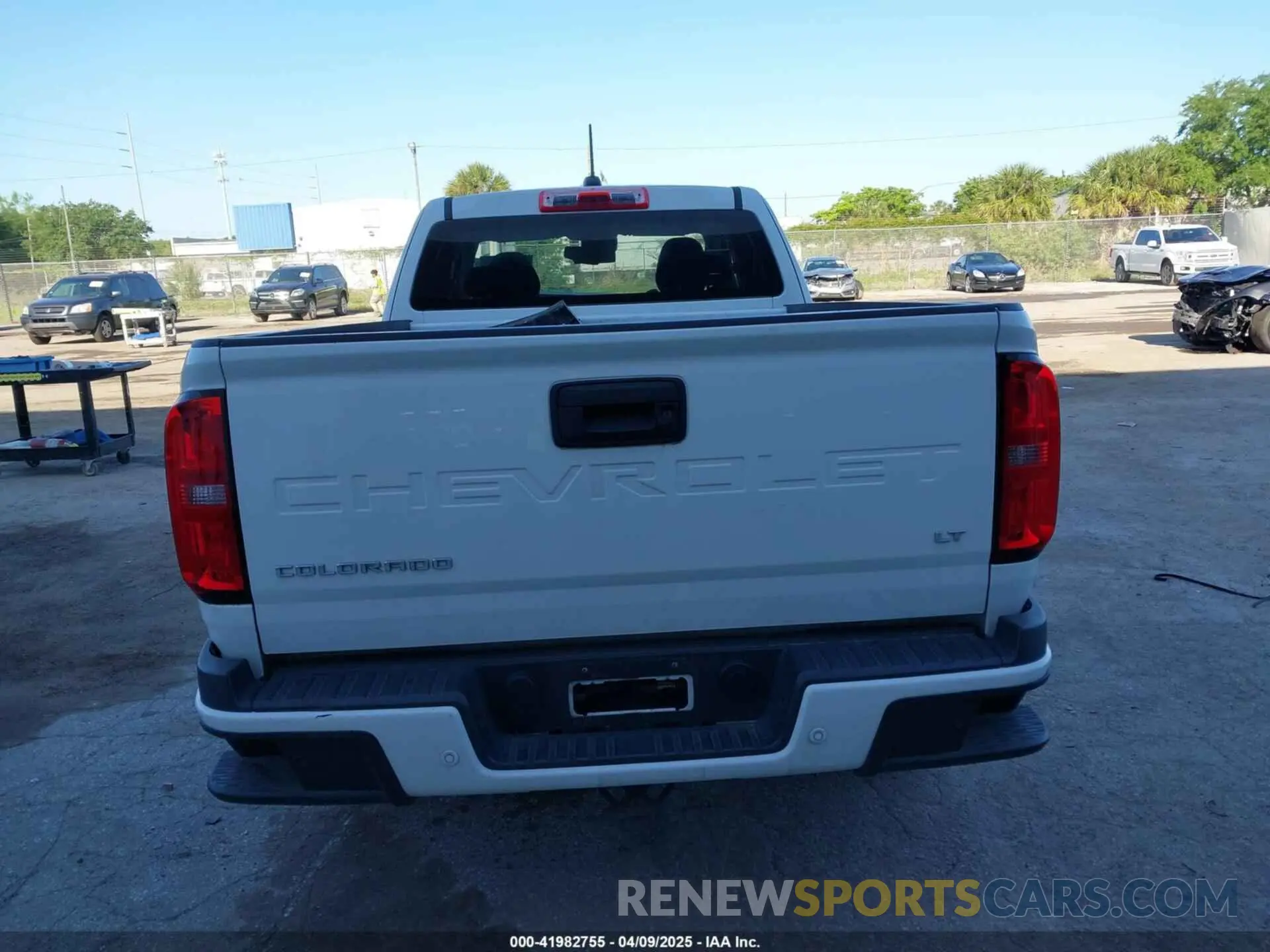 16 Photograph of a damaged car 1GCHTCEA4N1302342 CHEVROLET COLORADO 2022