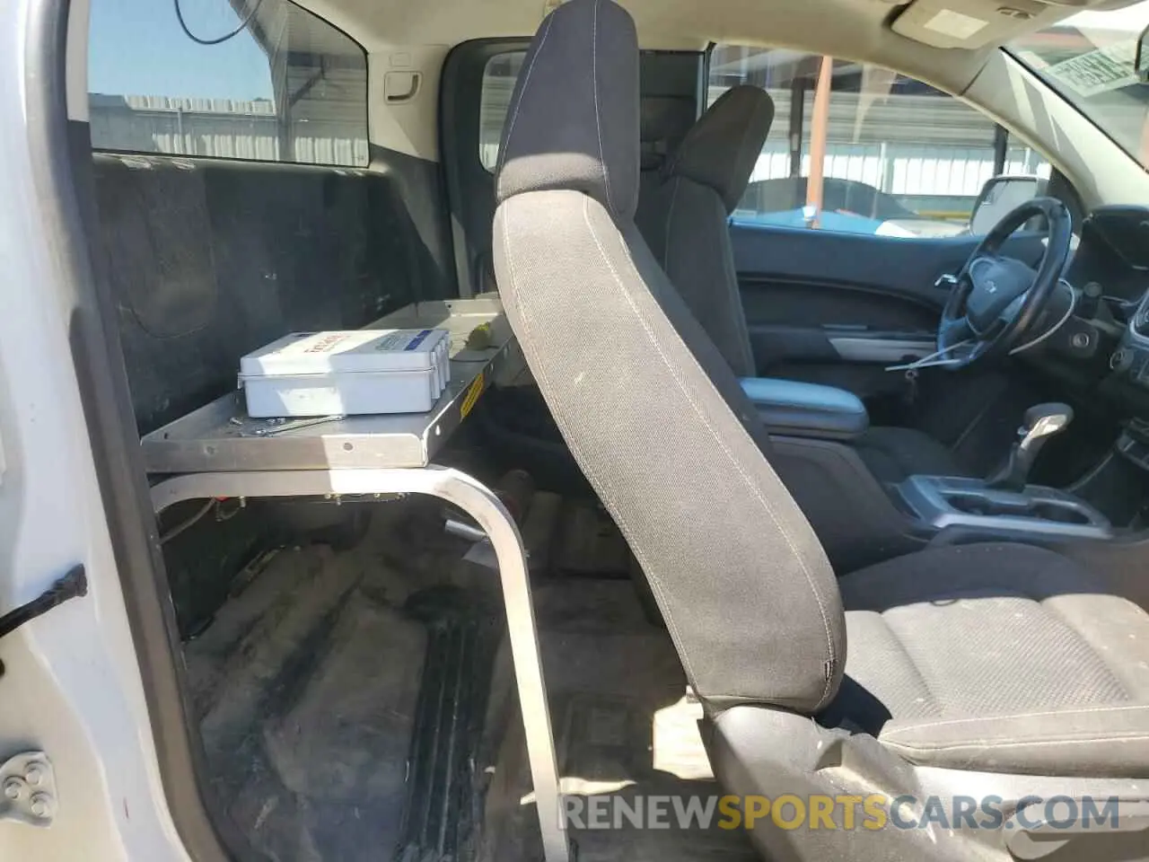 10 Photograph of a damaged car 1GCHTCEA6N1218300 CHEVROLET COLORADO 2022