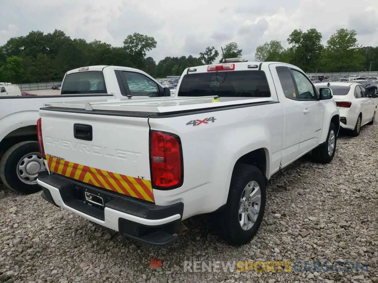 3 Photograph of a damaged car 1GCHTCEA6N1218300 CHEVROLET COLORADO 2022