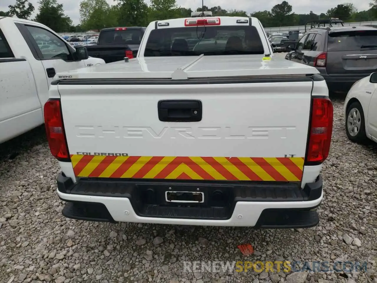 6 Photograph of a damaged car 1GCHTCEA6N1218300 CHEVROLET COLORADO 2022