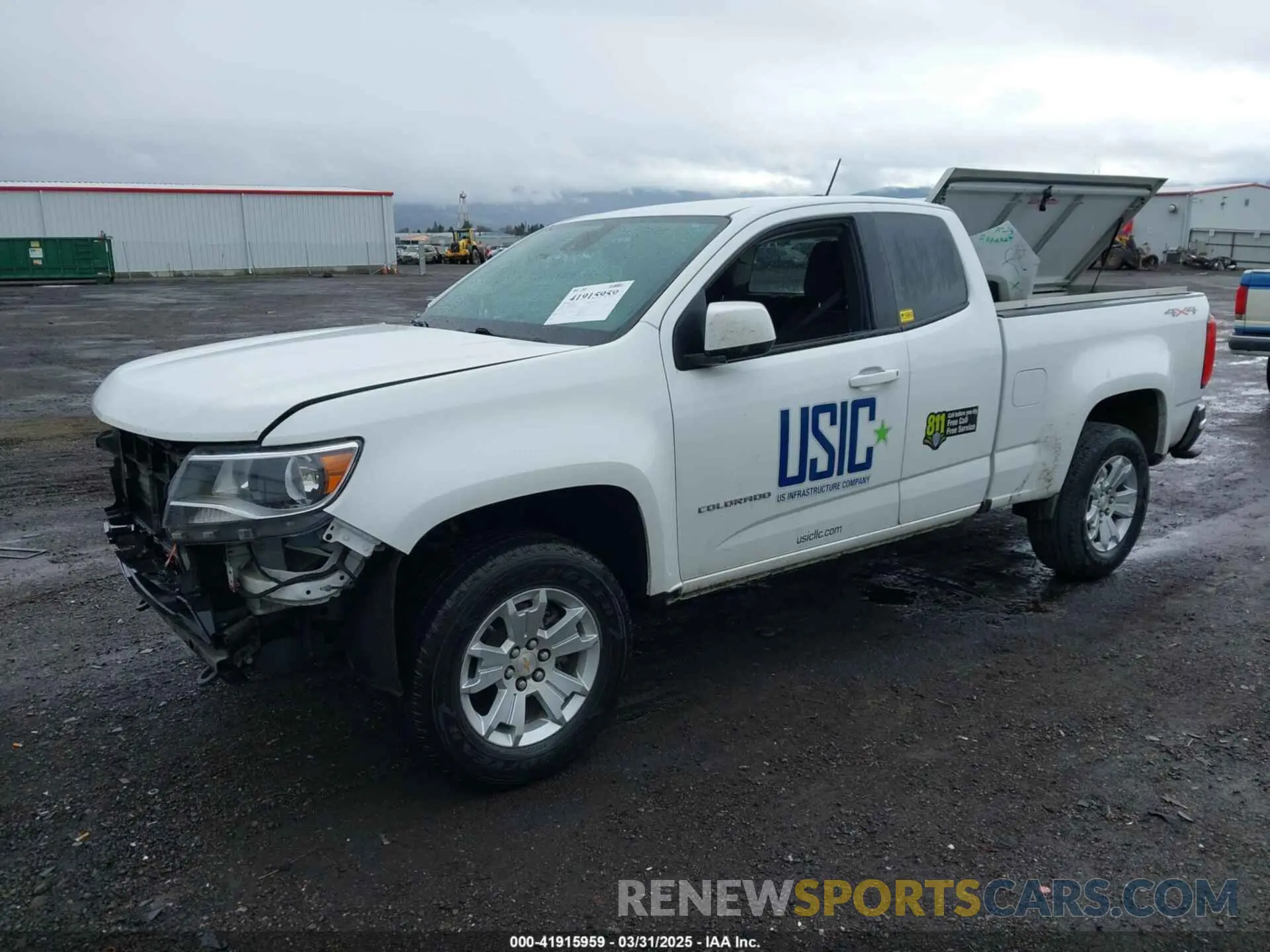 2 Photograph of a damaged car 1GCHTCEA8N1198468 CHEVROLET COLORADO 2022