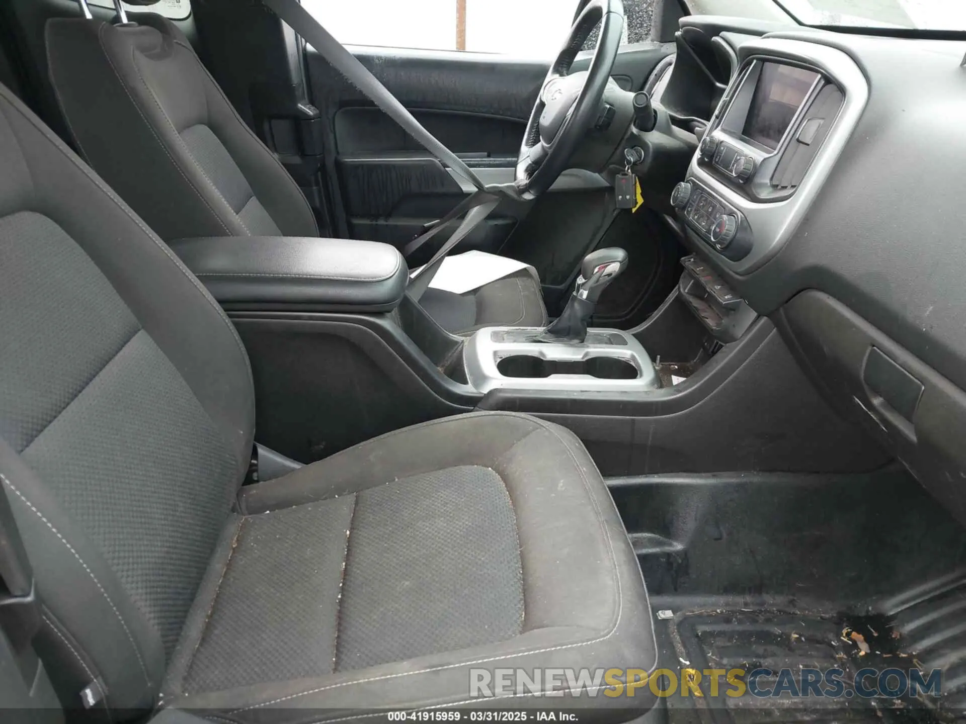 5 Photograph of a damaged car 1GCHTCEA8N1198468 CHEVROLET COLORADO 2022