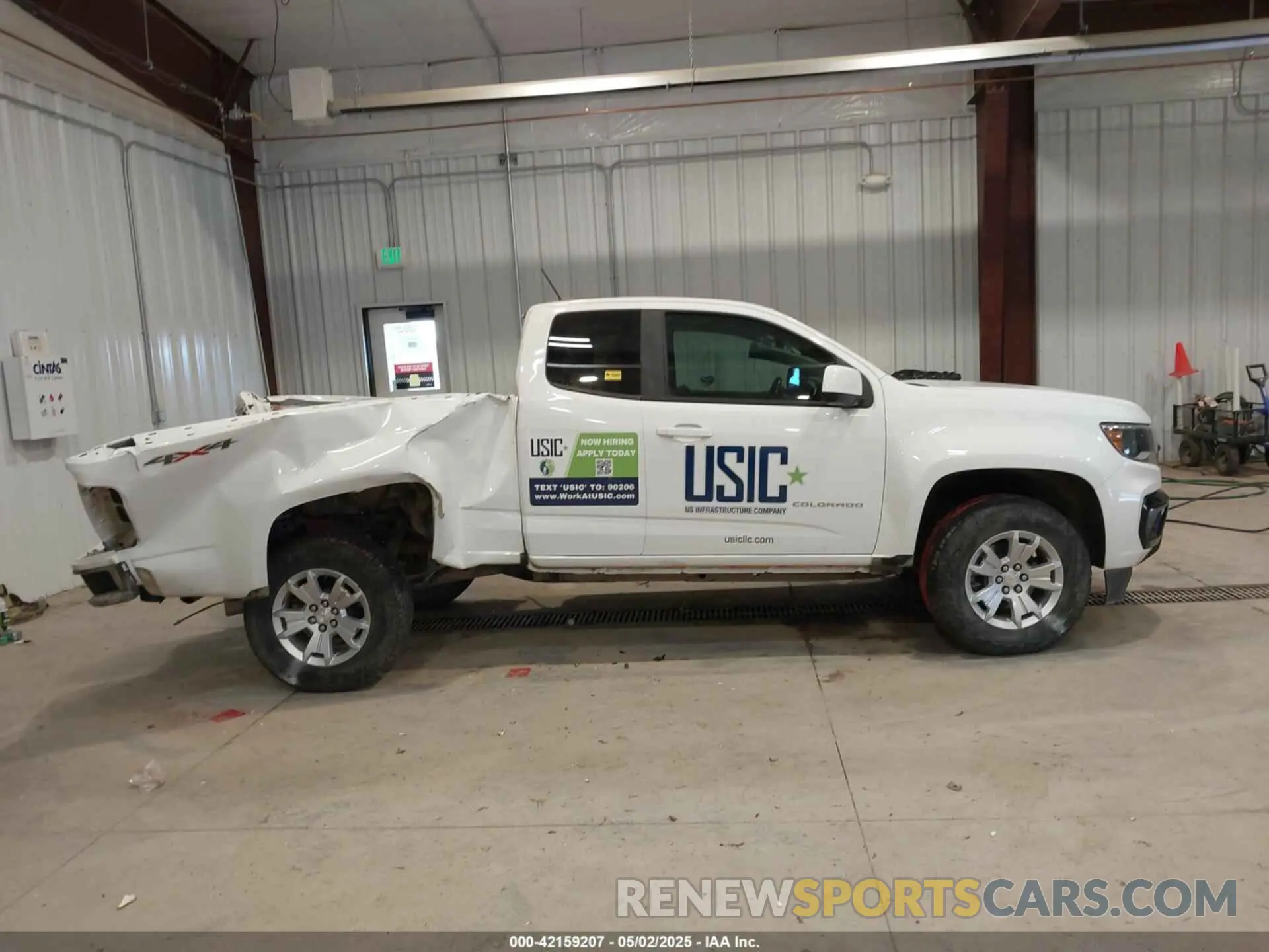 13 Photograph of a damaged car 1GCHTCEAXN1115994 CHEVROLET COLORADO 2022
