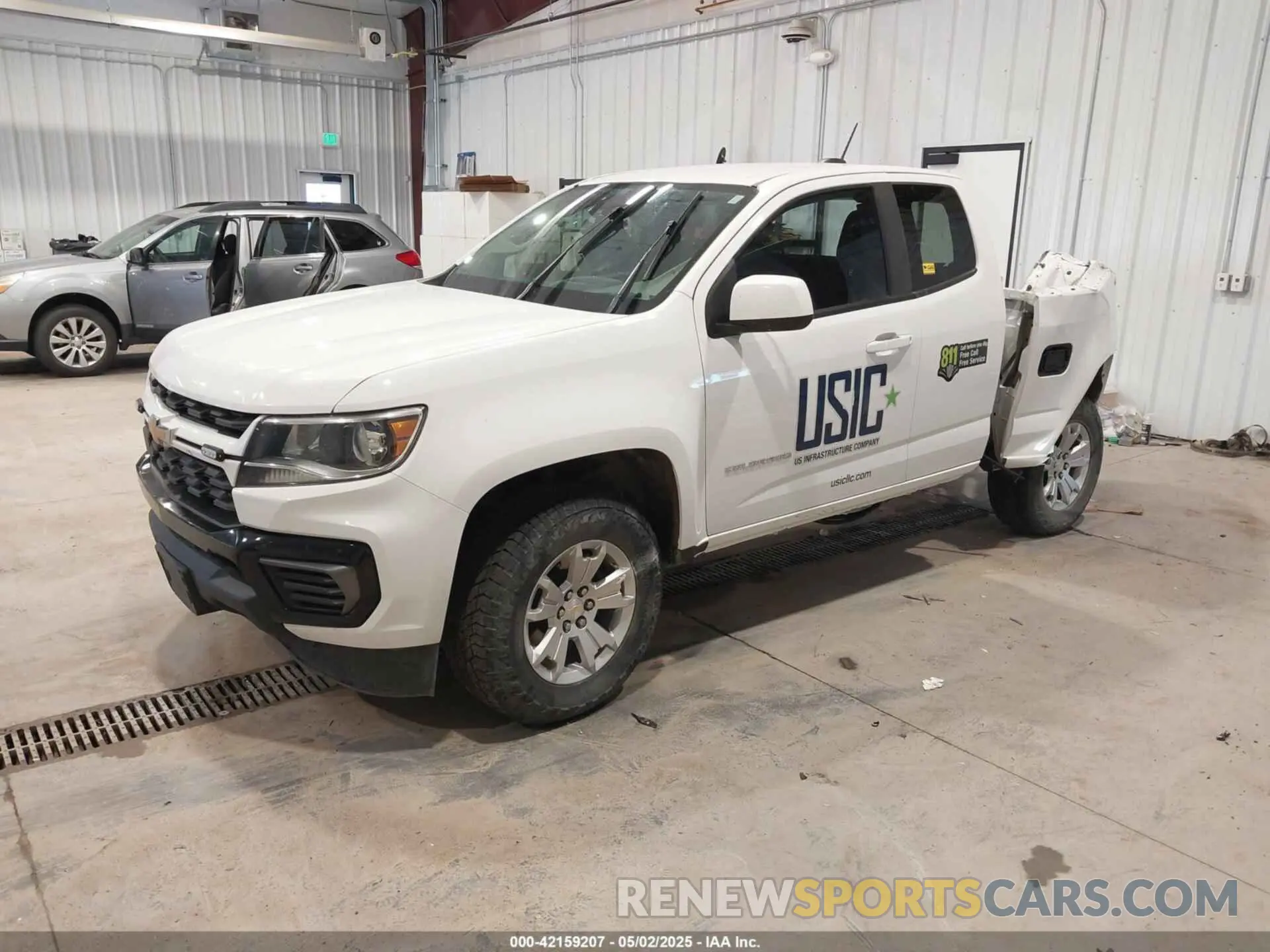 2 Photograph of a damaged car 1GCHTCEAXN1115994 CHEVROLET COLORADO 2022