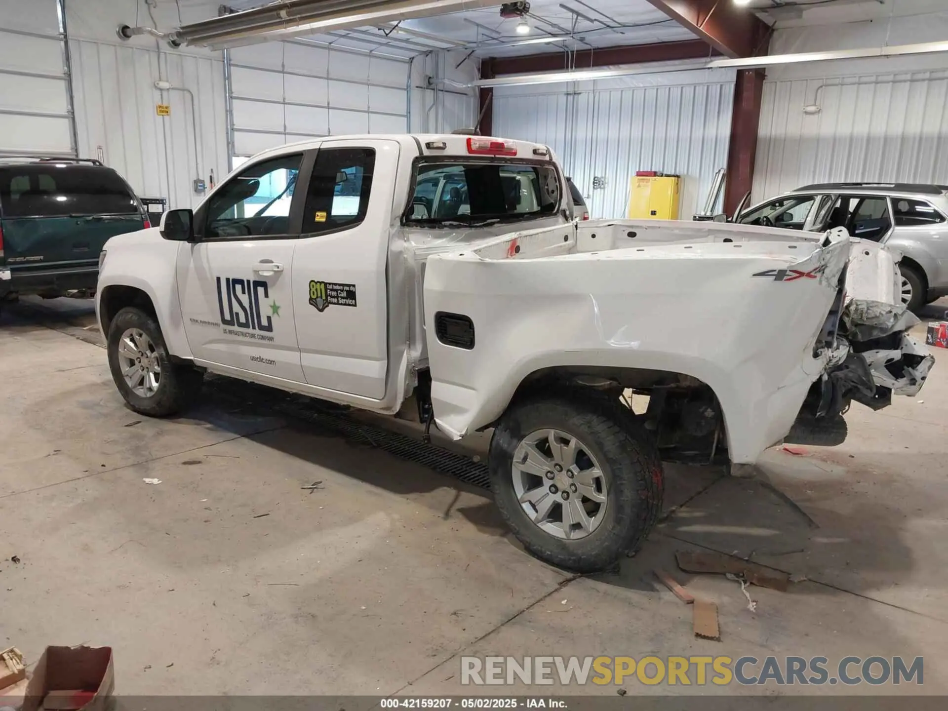 3 Photograph of a damaged car 1GCHTCEAXN1115994 CHEVROLET COLORADO 2022