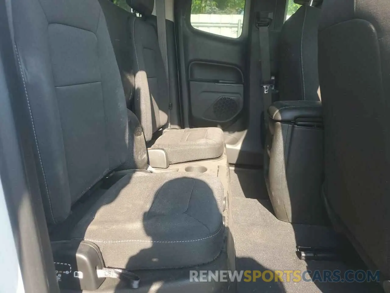10 Photograph of a damaged car 1GCHTCEN0N1129406 CHEVROLET COLORADO 2022
