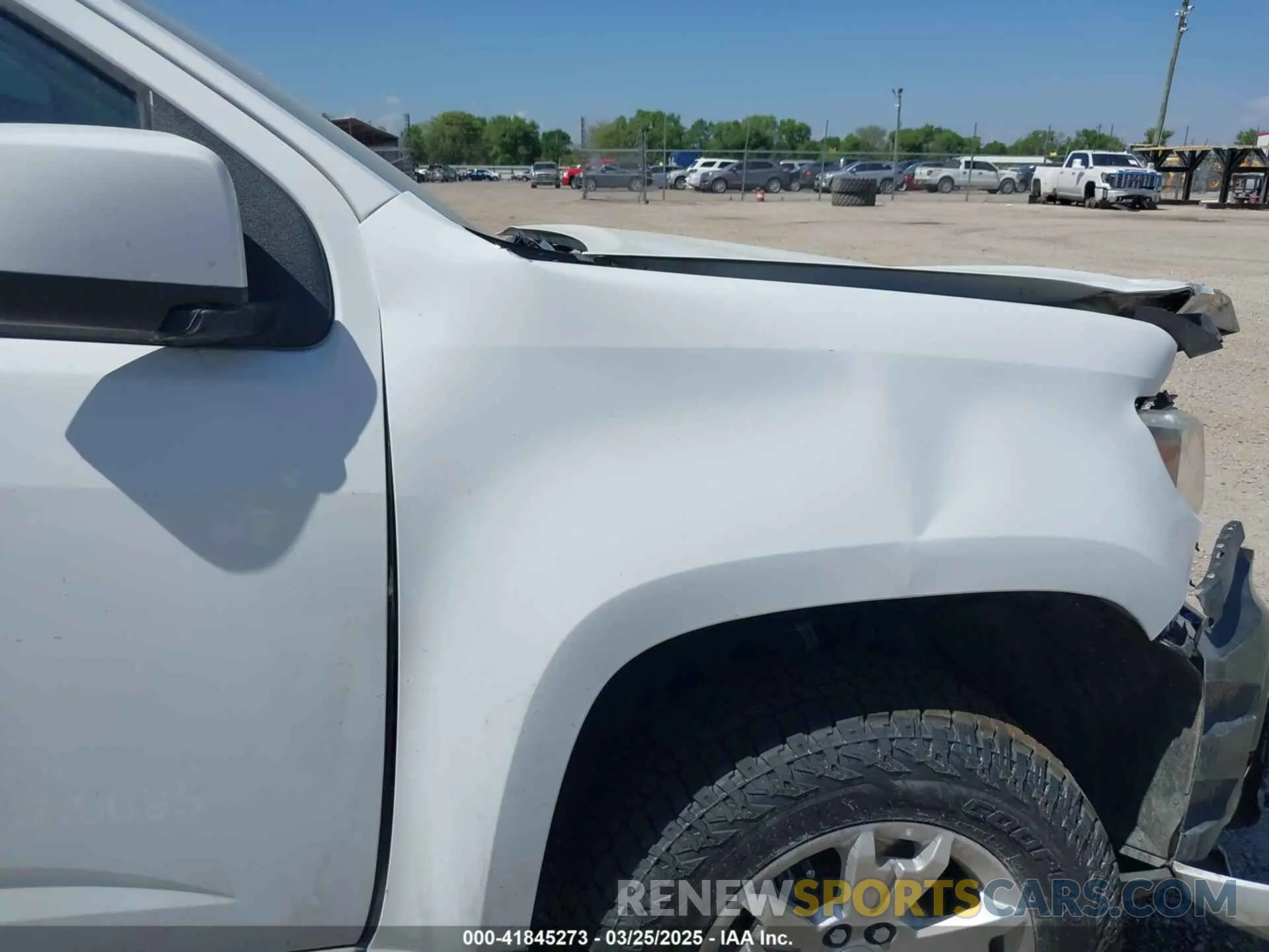 17 Photograph of a damaged car 1GCHTCEN5N1152745 CHEVROLET COLORADO 2022