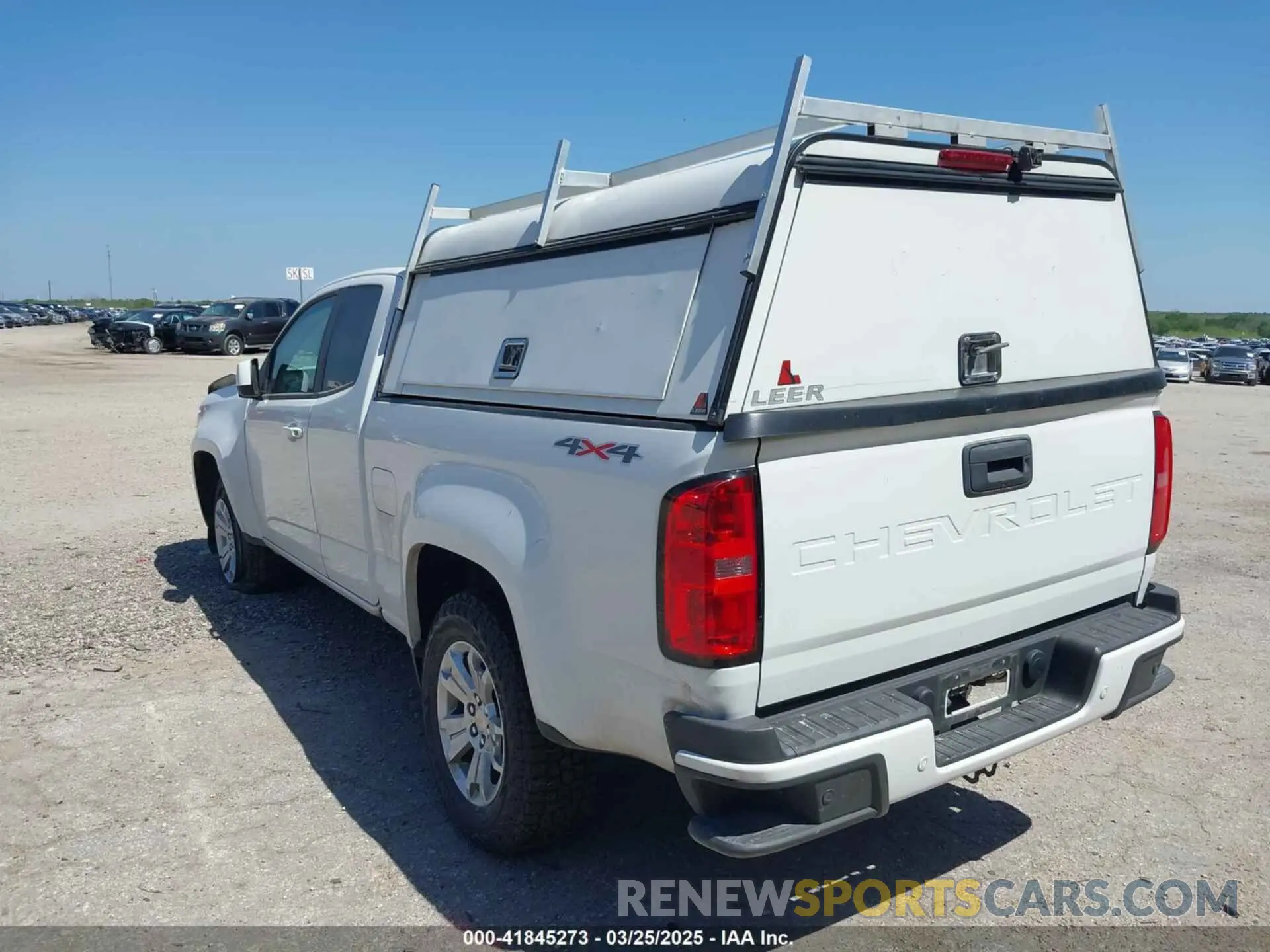 3 Photograph of a damaged car 1GCHTCEN5N1152745 CHEVROLET COLORADO 2022