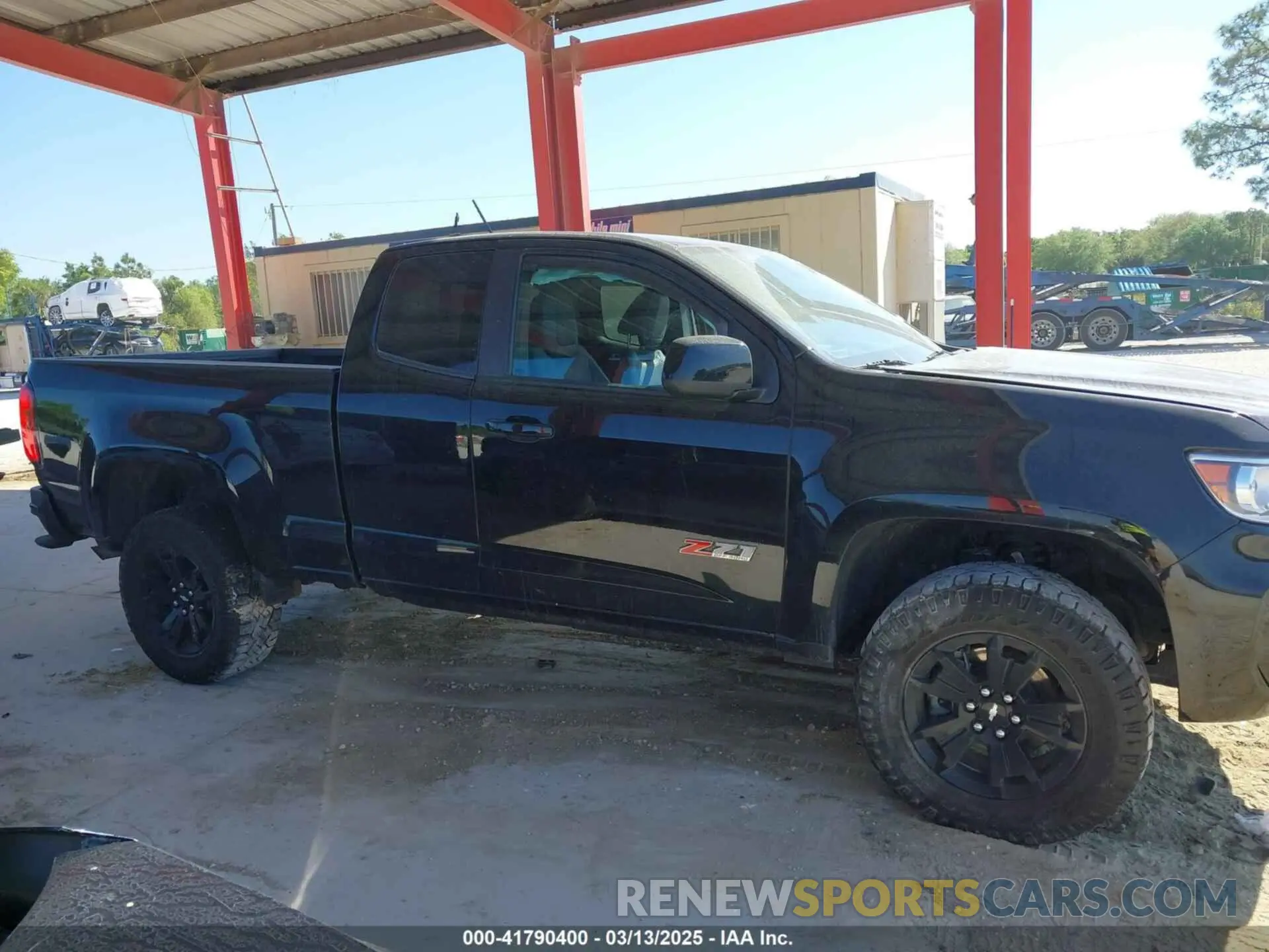 13 Photograph of a damaged car 1GCHTDEN2N1198149 CHEVROLET COLORADO 2022