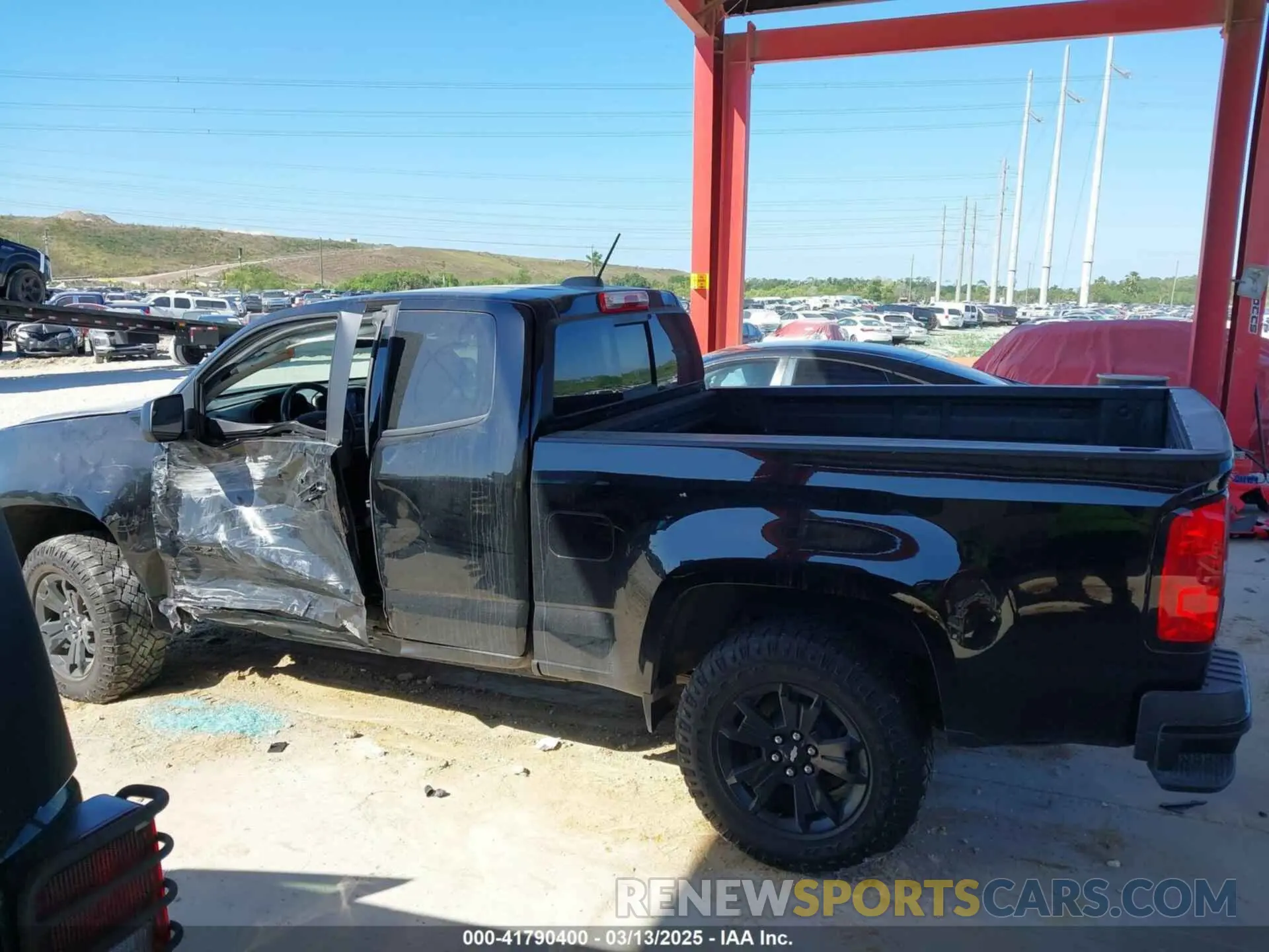 14 Photograph of a damaged car 1GCHTDEN2N1198149 CHEVROLET COLORADO 2022