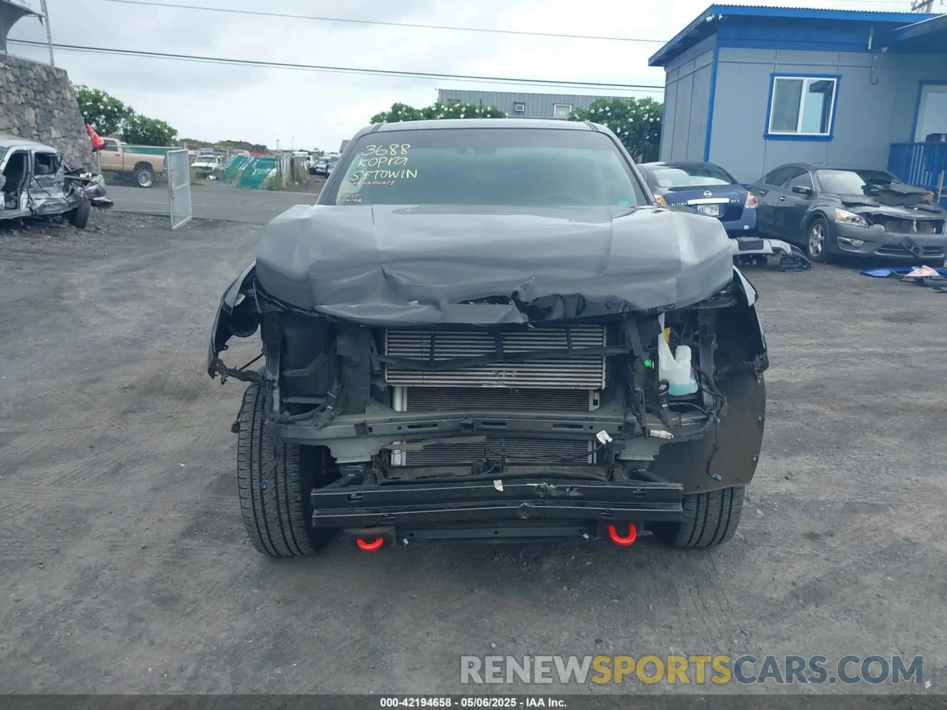 13 Photograph of a damaged car 1GCPTDE17N1130387 CHEVROLET COLORADO 2022