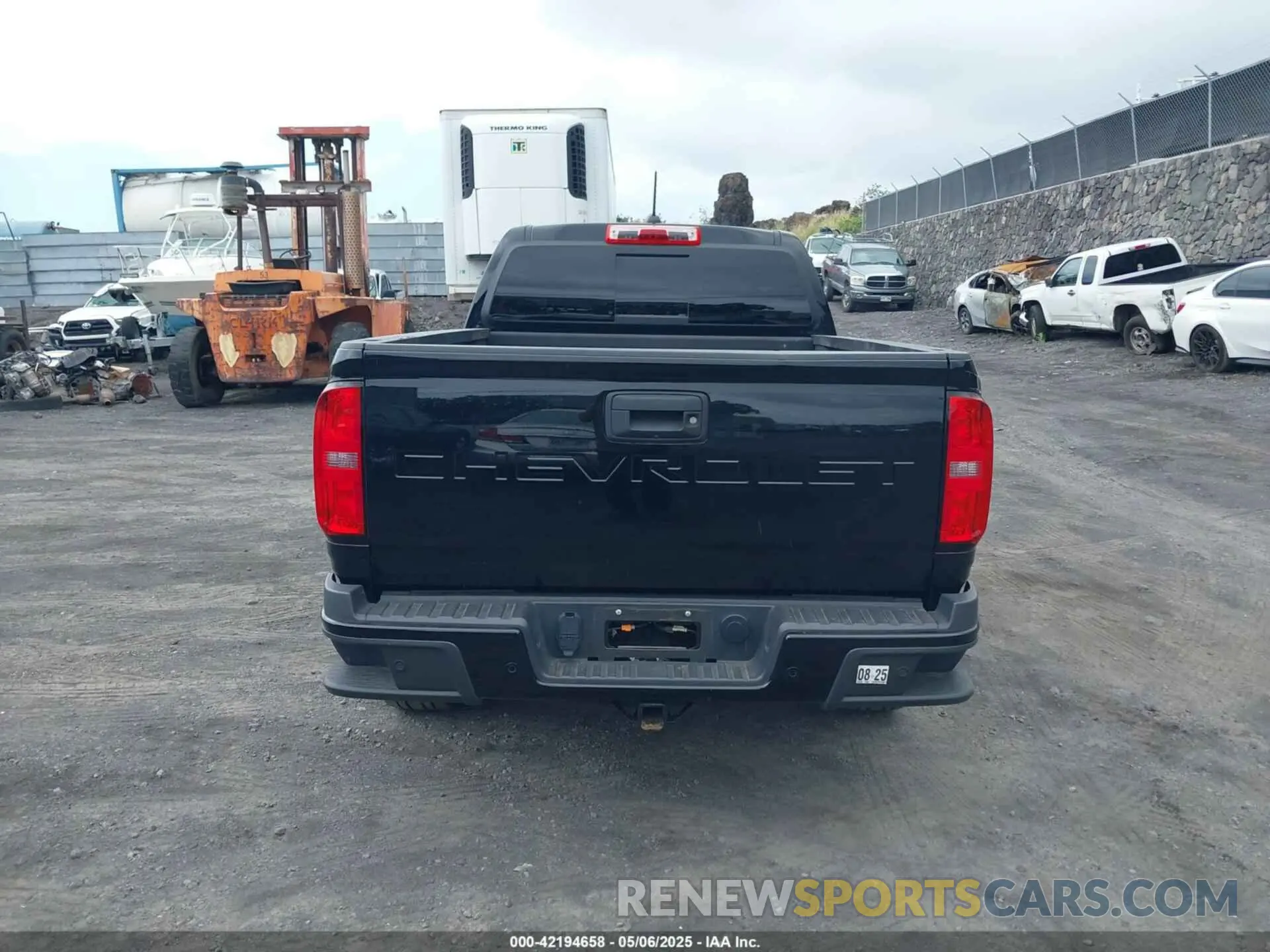 17 Photograph of a damaged car 1GCPTDE17N1130387 CHEVROLET COLORADO 2022
