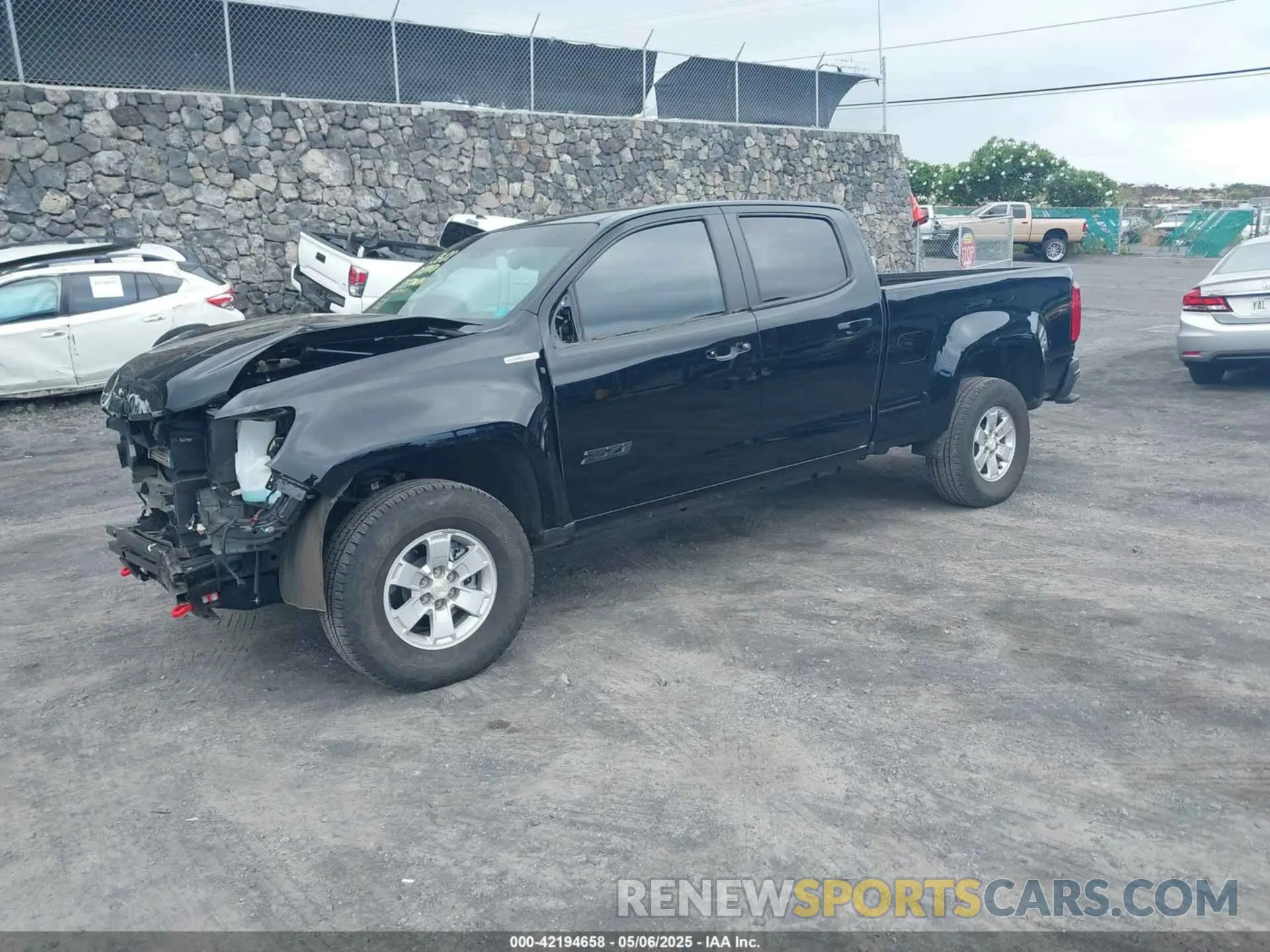 2 Photograph of a damaged car 1GCPTDE17N1130387 CHEVROLET COLORADO 2022