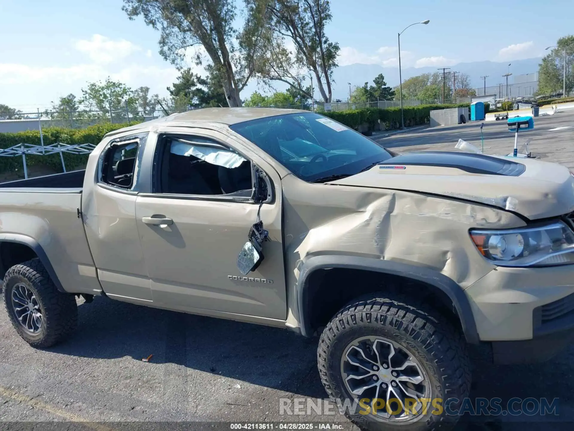 6 Photograph of a damaged car 1GCRTEE19N1204469 CHEVROLET COLORADO 2022