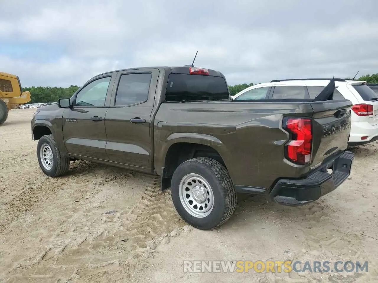 2 Photograph of a damaged car 1GCGSBEC3P1262140 CHEVROLET COLORADO 2023