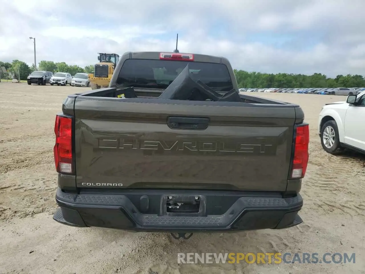 6 Photograph of a damaged car 1GCGSBEC3P1262140 CHEVROLET COLORADO 2023