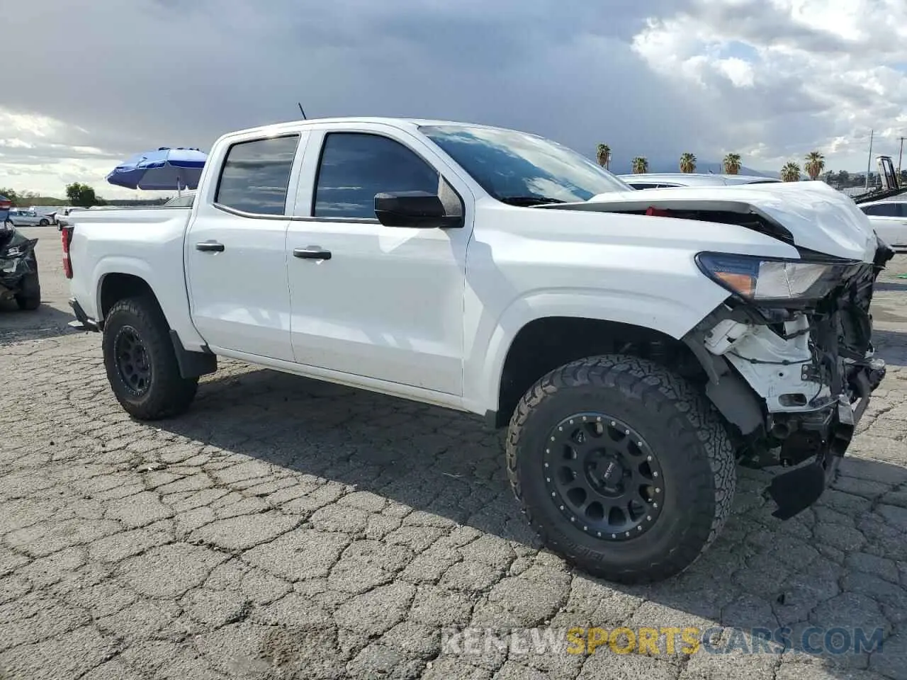4 Photograph of a damaged car 1GCGSBEC8P1134119 CHEVROLET COLORADO 2023