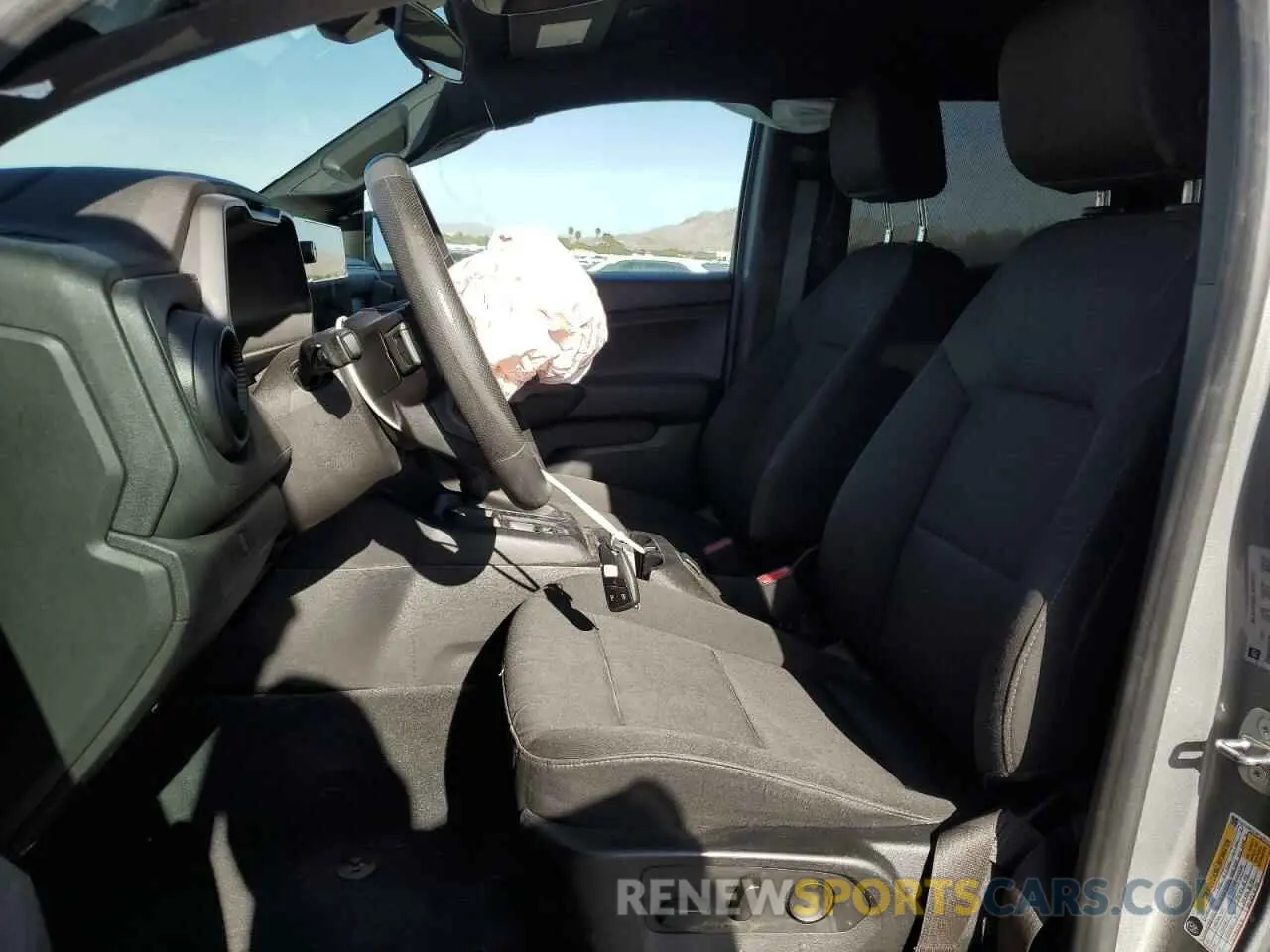 7 Photograph of a damaged car 1GCGSBEC8P1185538 CHEVROLET COLORADO 2023
