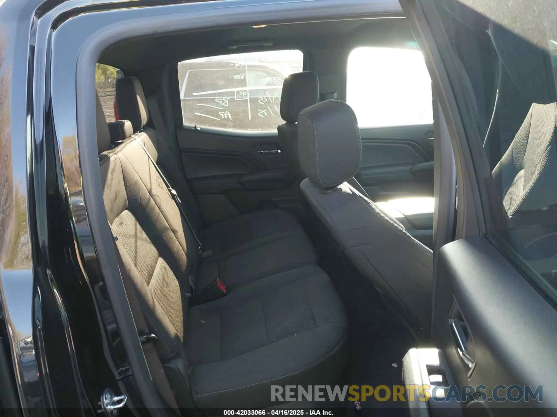 8 Photograph of a damaged car 1GCGSCEC1P1237372 CHEVROLET COLORADO 2023