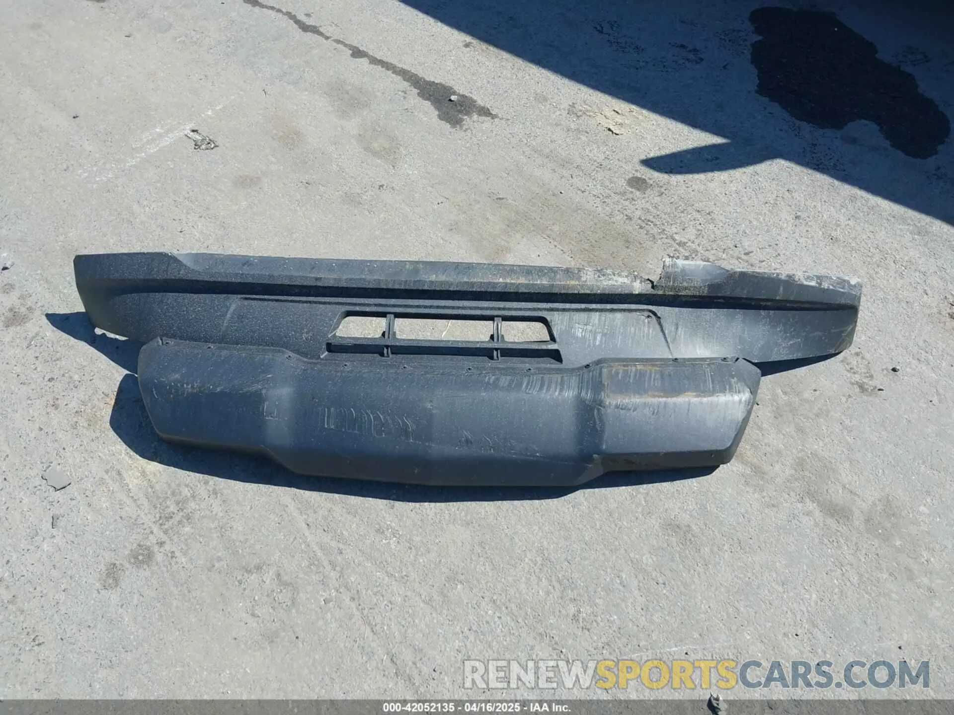 12 Photograph of a damaged car 1GCGSCEC8P1219709 CHEVROLET COLORADO 2023