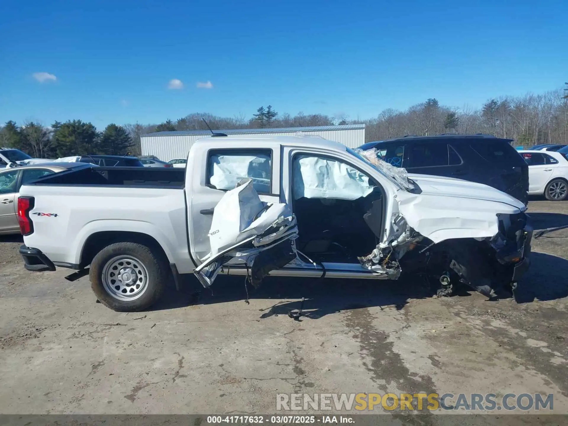 12 Photograph of a damaged car 1GCGTBEC1P1183966 CHEVROLET COLORADO 2023