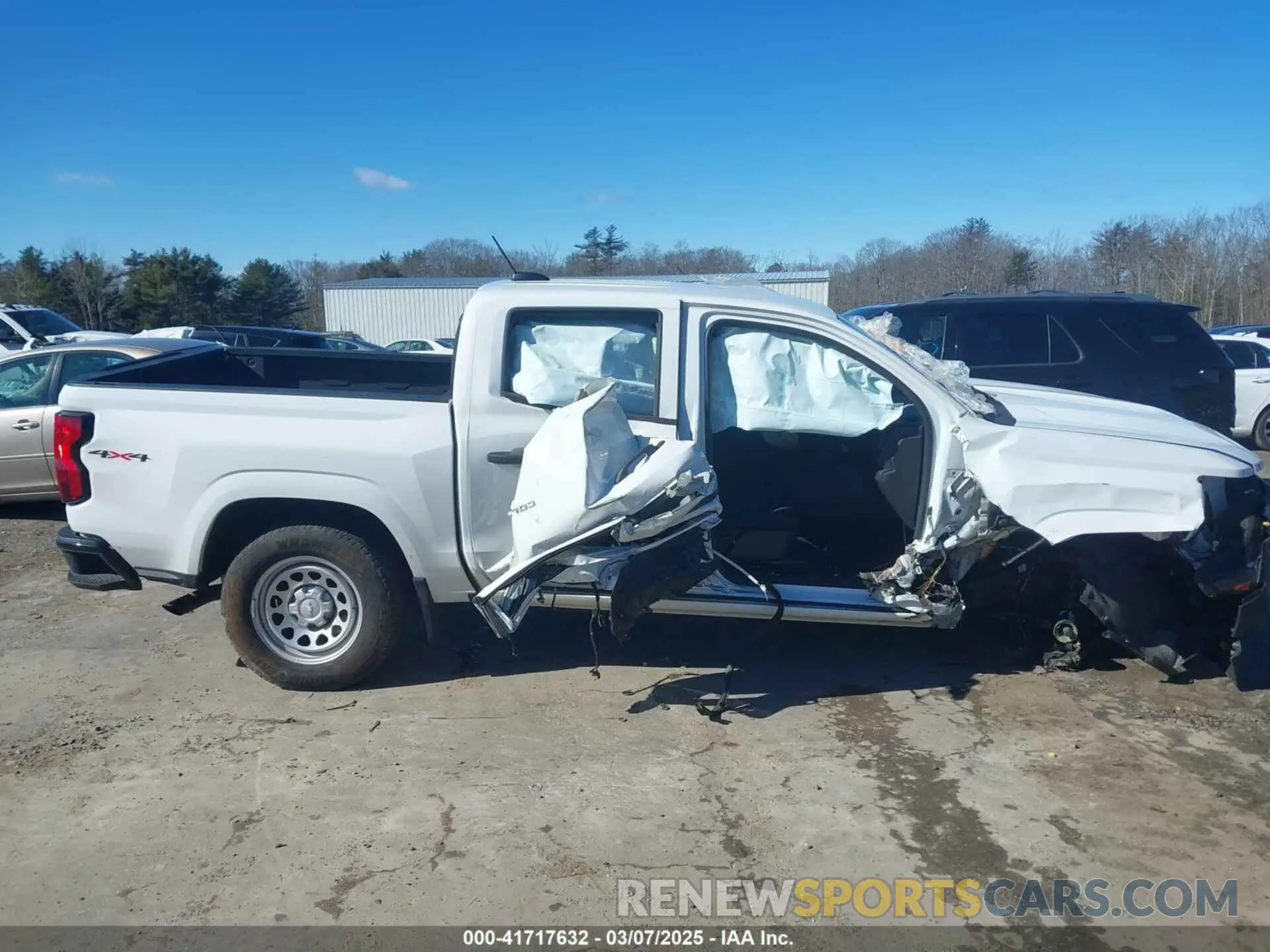14 Photograph of a damaged car 1GCGTBEC1P1183966 CHEVROLET COLORADO 2023