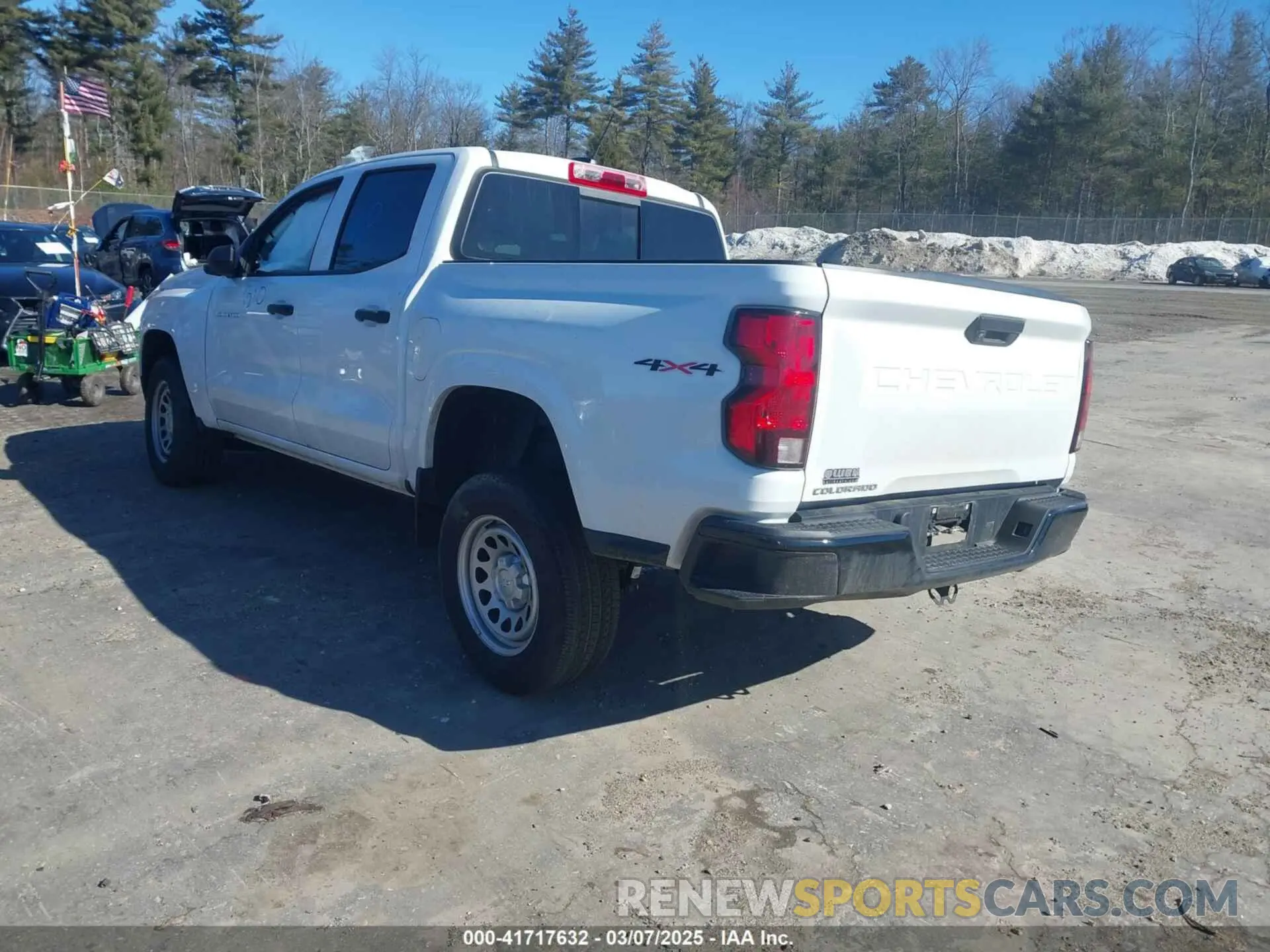 3 Photograph of a damaged car 1GCGTBEC1P1183966 CHEVROLET COLORADO 2023