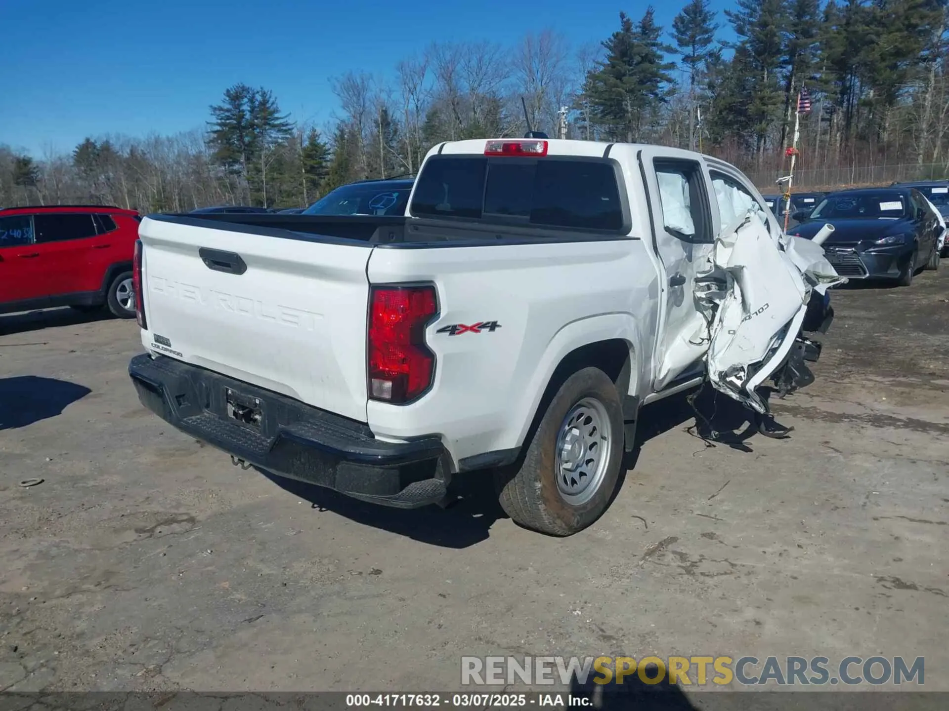 4 Photograph of a damaged car 1GCGTBEC1P1183966 CHEVROLET COLORADO 2023