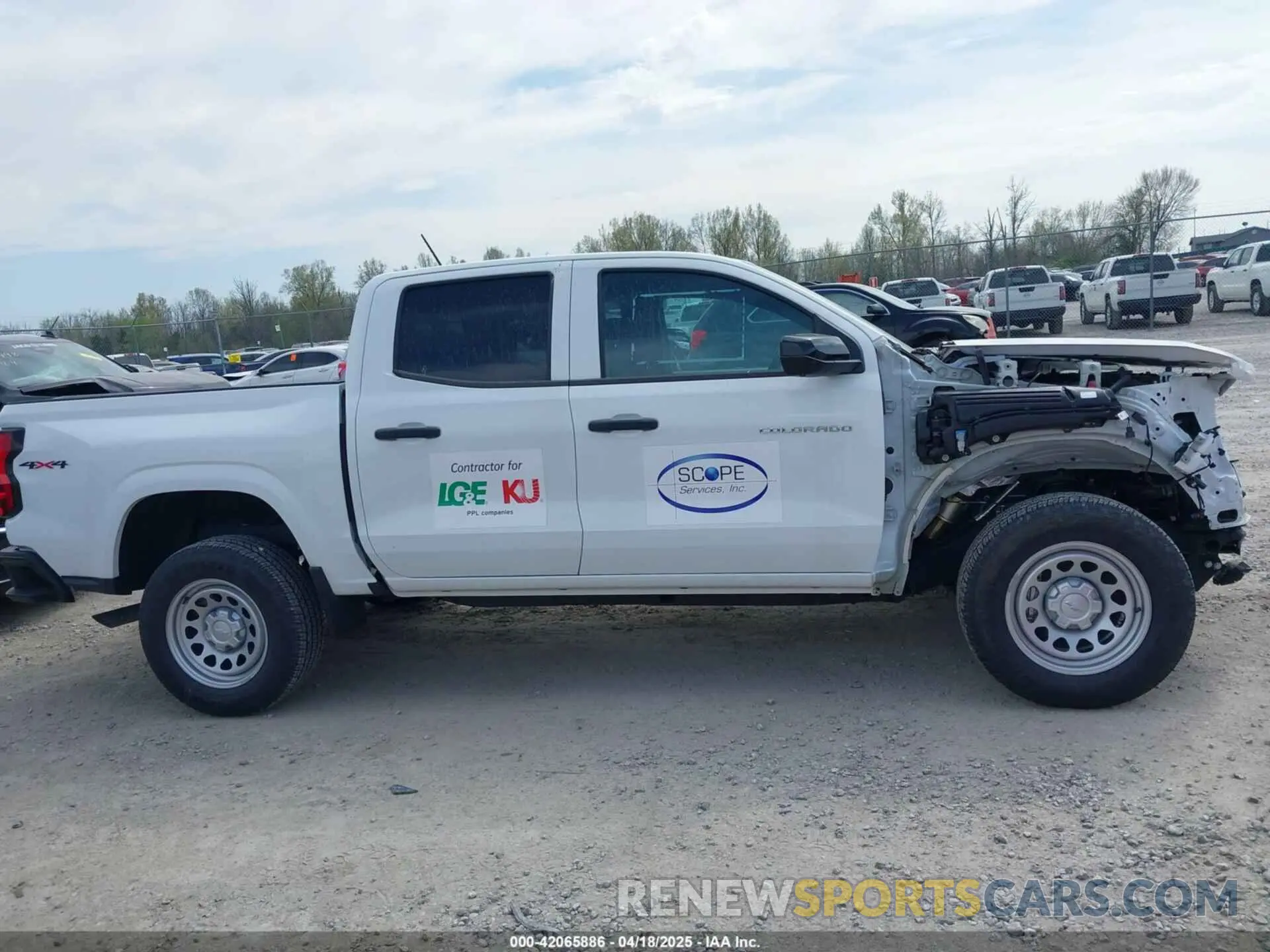 14 Photograph of a damaged car 1GCGTBECXP1187594 CHEVROLET COLORADO 2023