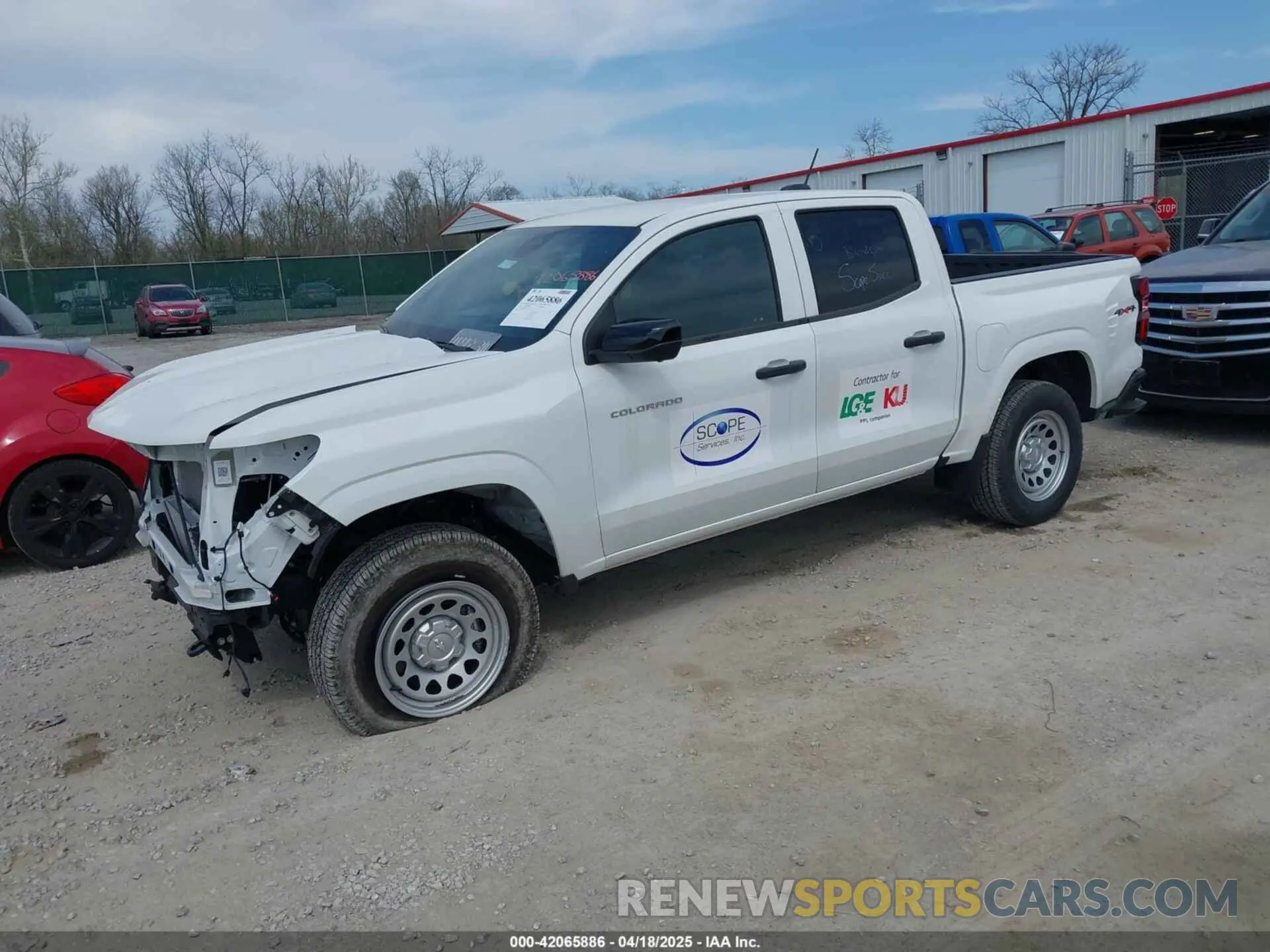 2 Photograph of a damaged car 1GCGTBECXP1187594 CHEVROLET COLORADO 2023