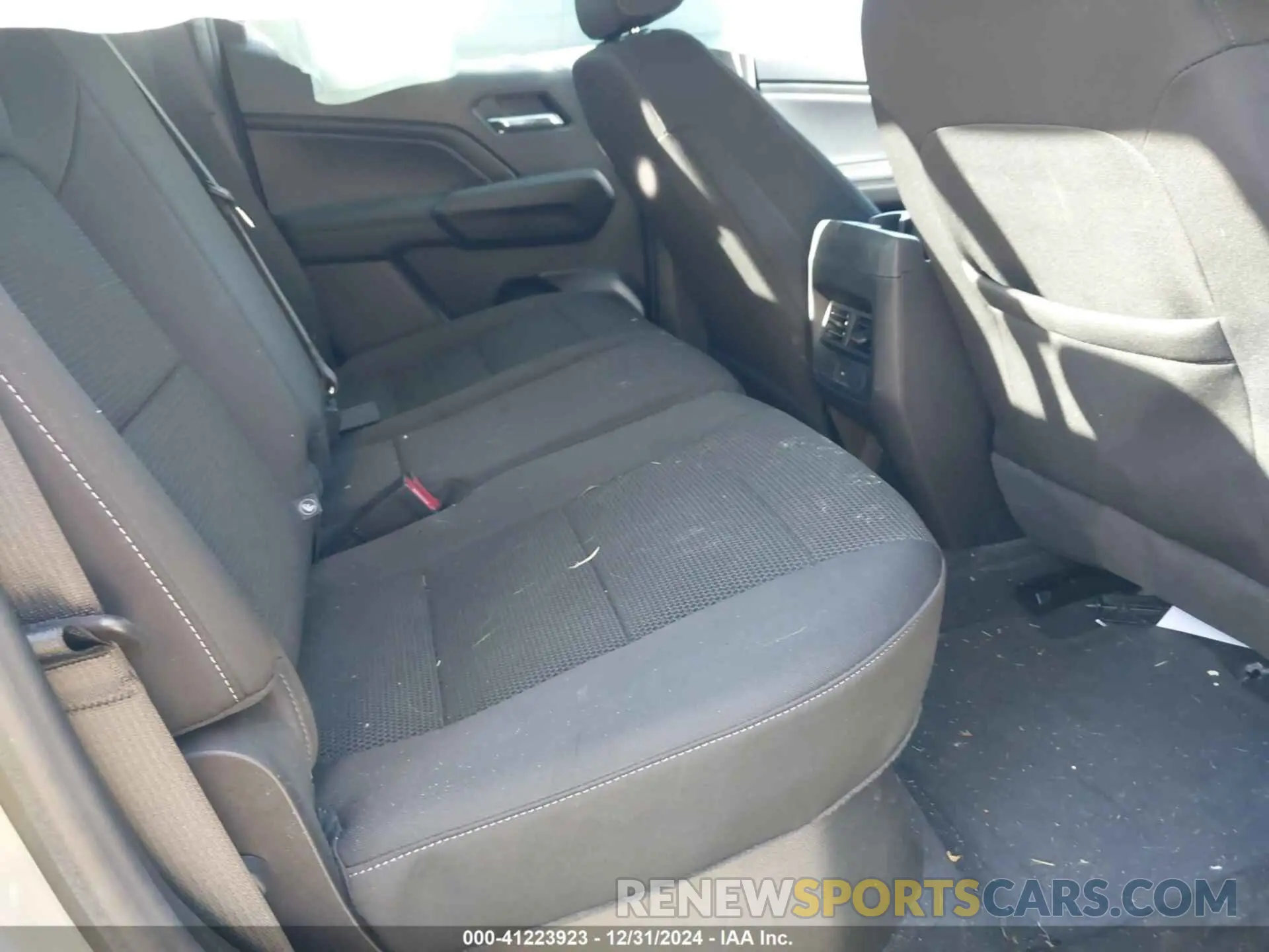 8 Photograph of a damaged car 1GCPSCEK9P1157907 CHEVROLET COLORADO 2023