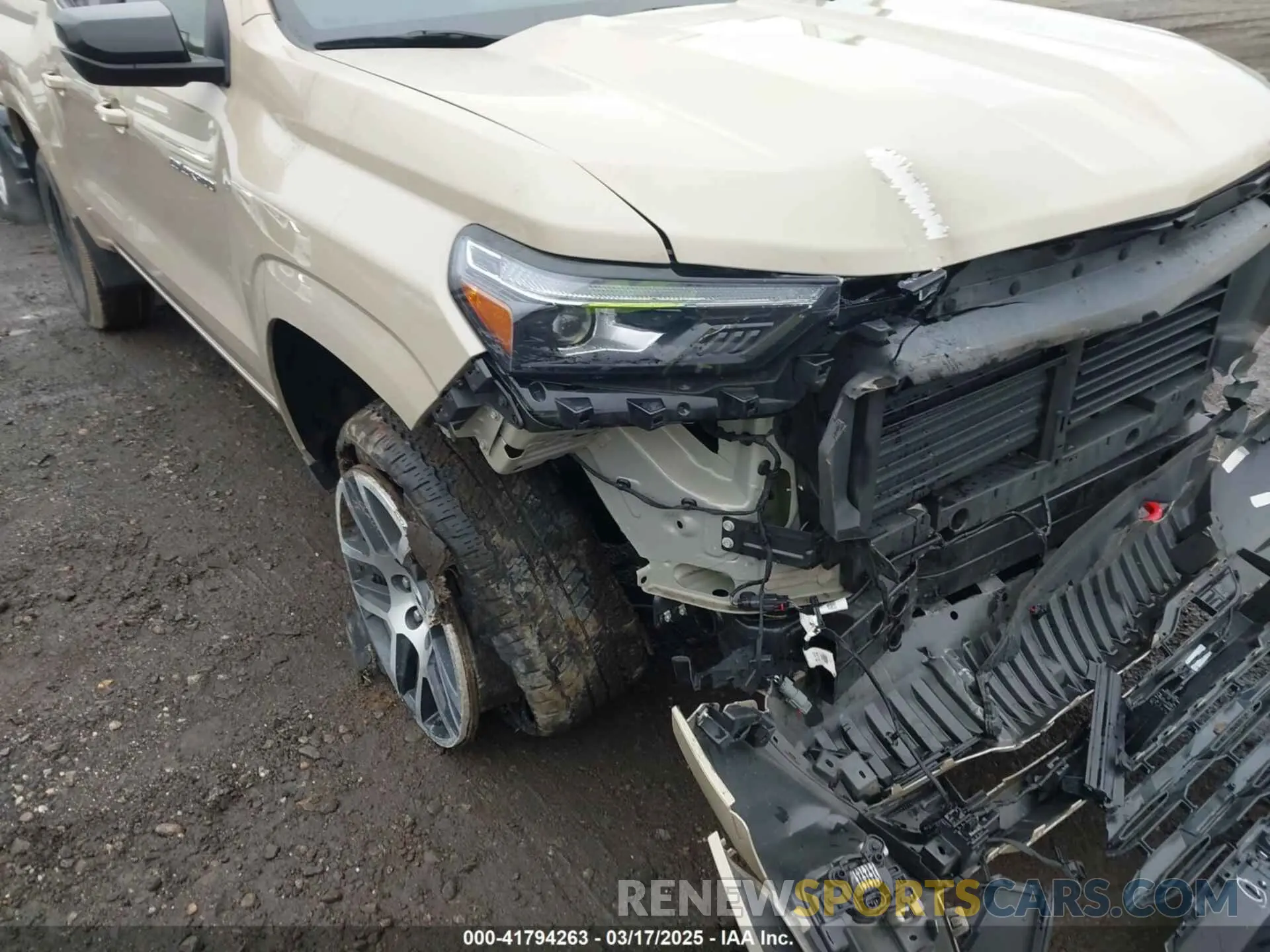 17 Photograph of a damaged car 1GCPTDEK0P1134180 CHEVROLET COLORADO 2023