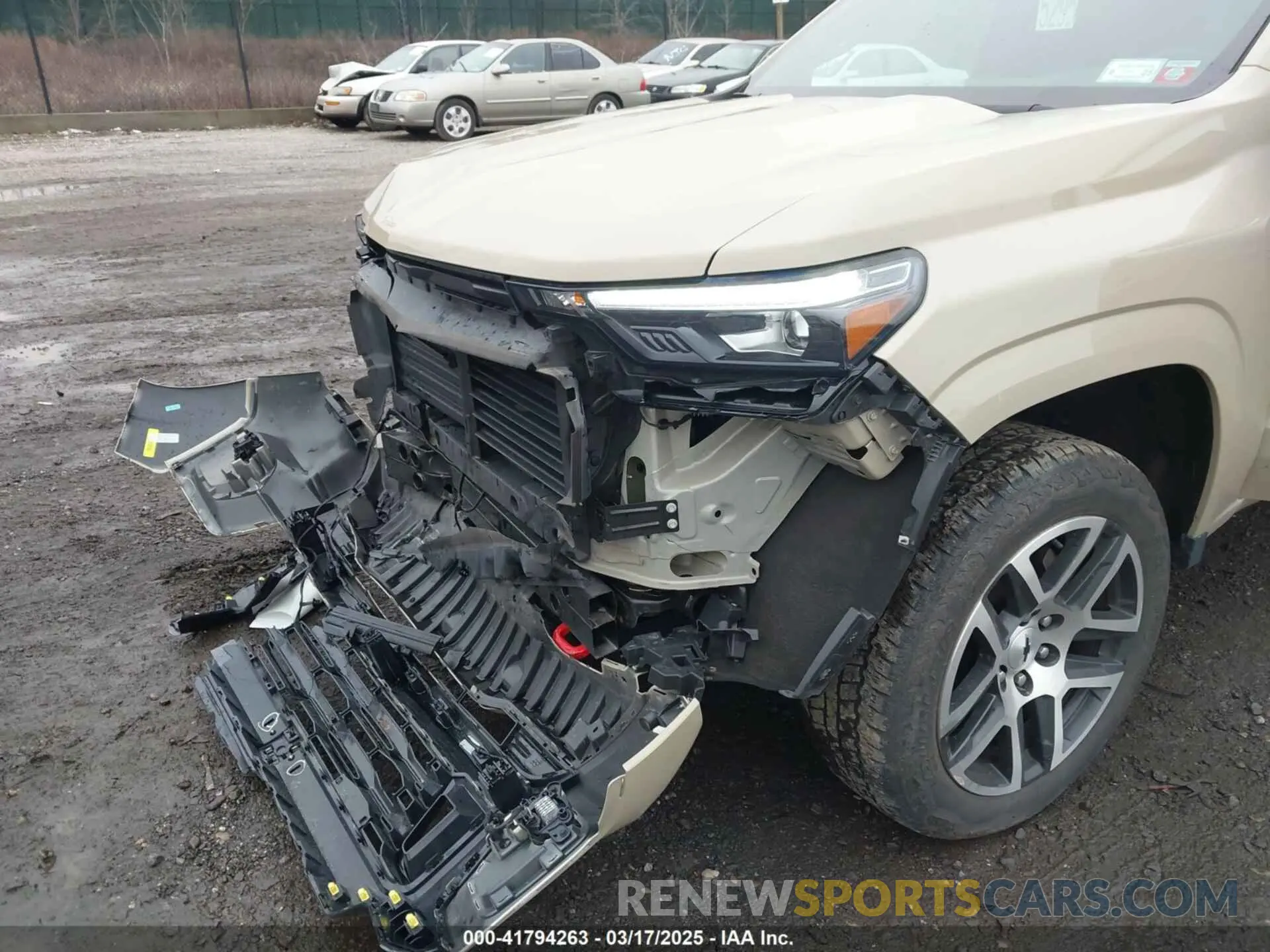 18 Photograph of a damaged car 1GCPTDEK0P1134180 CHEVROLET COLORADO 2023