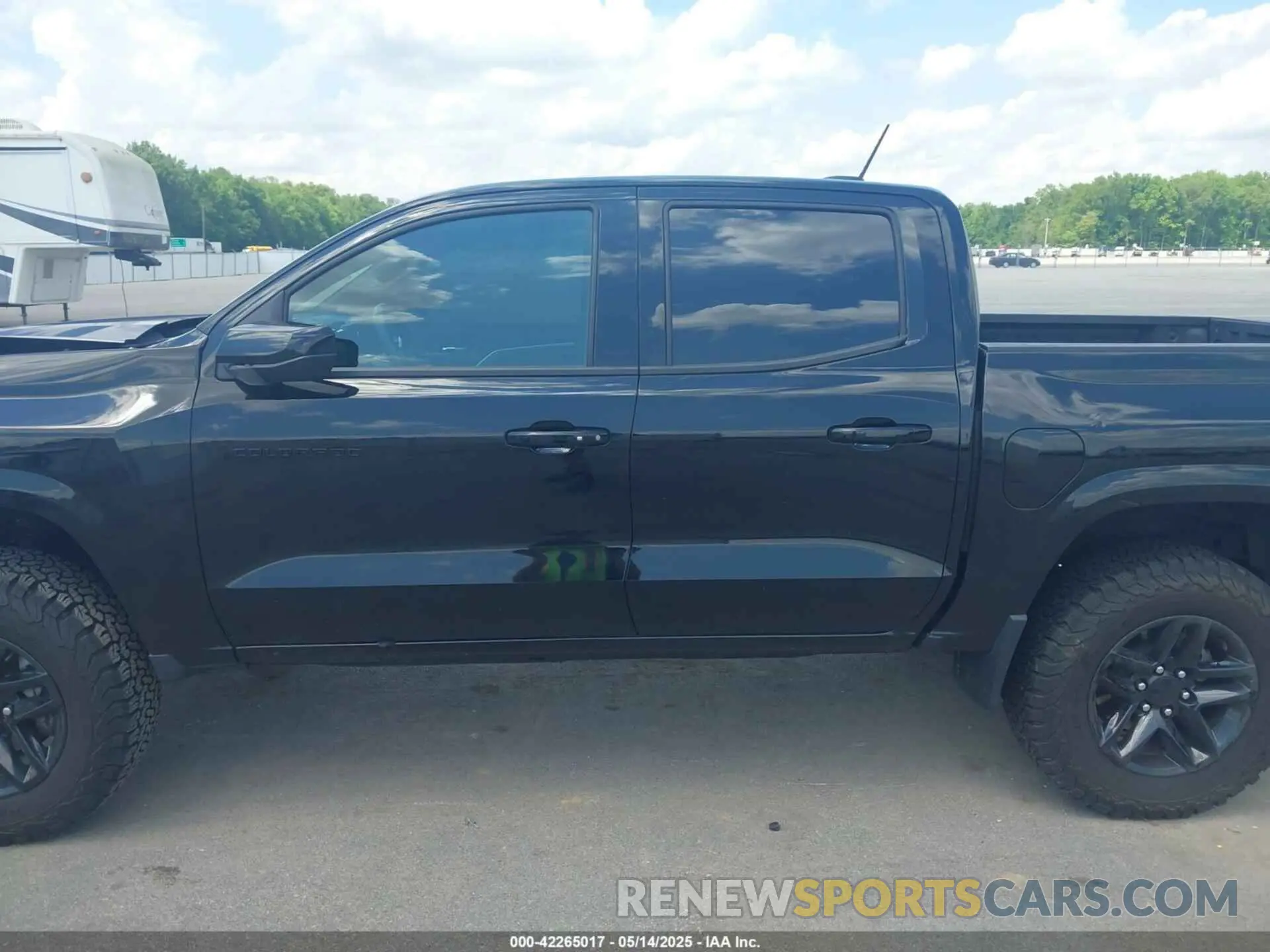 15 Photograph of a damaged car 1GCPTDEK1P1209999 CHEVROLET COLORADO 2023