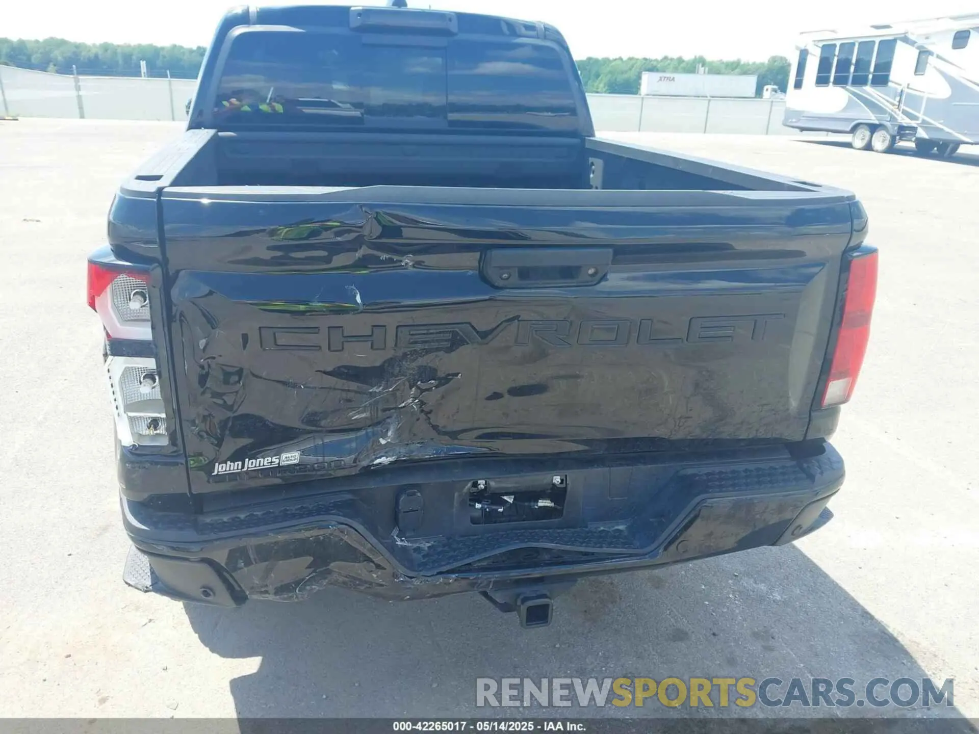 18 Photograph of a damaged car 1GCPTDEK1P1209999 CHEVROLET COLORADO 2023