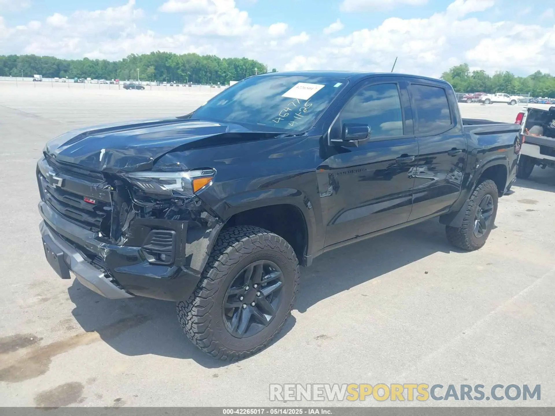 2 Photograph of a damaged car 1GCPTDEK1P1209999 CHEVROLET COLORADO 2023