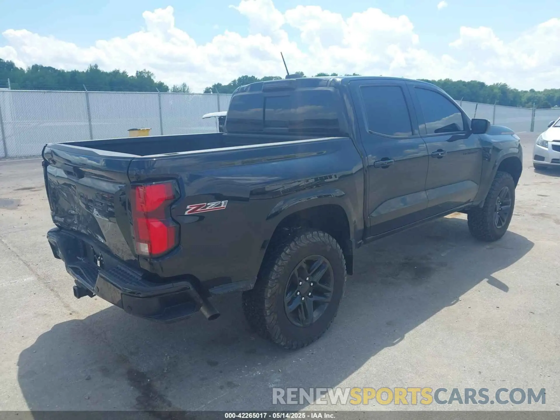 4 Photograph of a damaged car 1GCPTDEK1P1209999 CHEVROLET COLORADO 2023