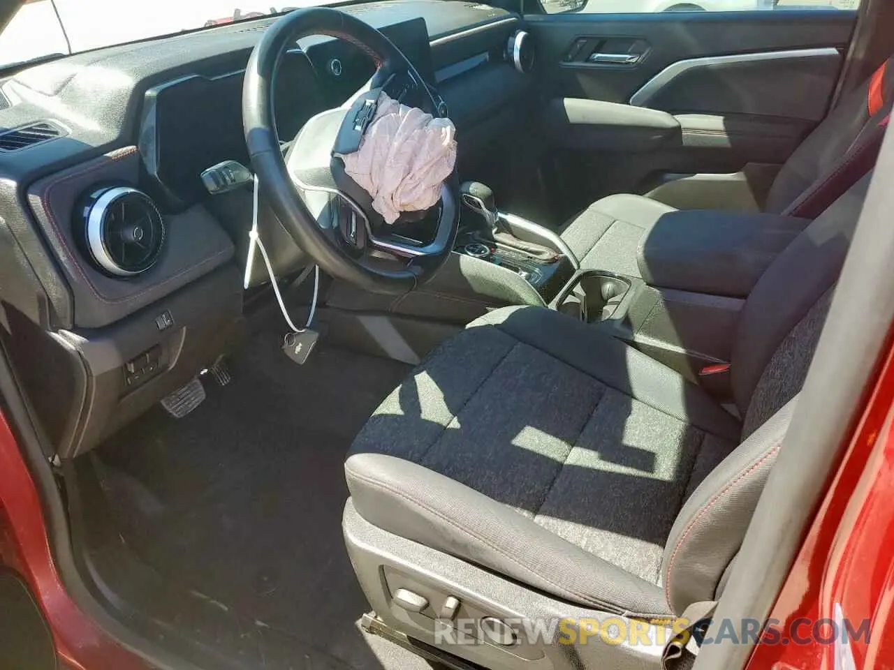 8 Photograph of a damaged car 1GCPTDEK3P1187987 CHEVROLET COLORADO 2023