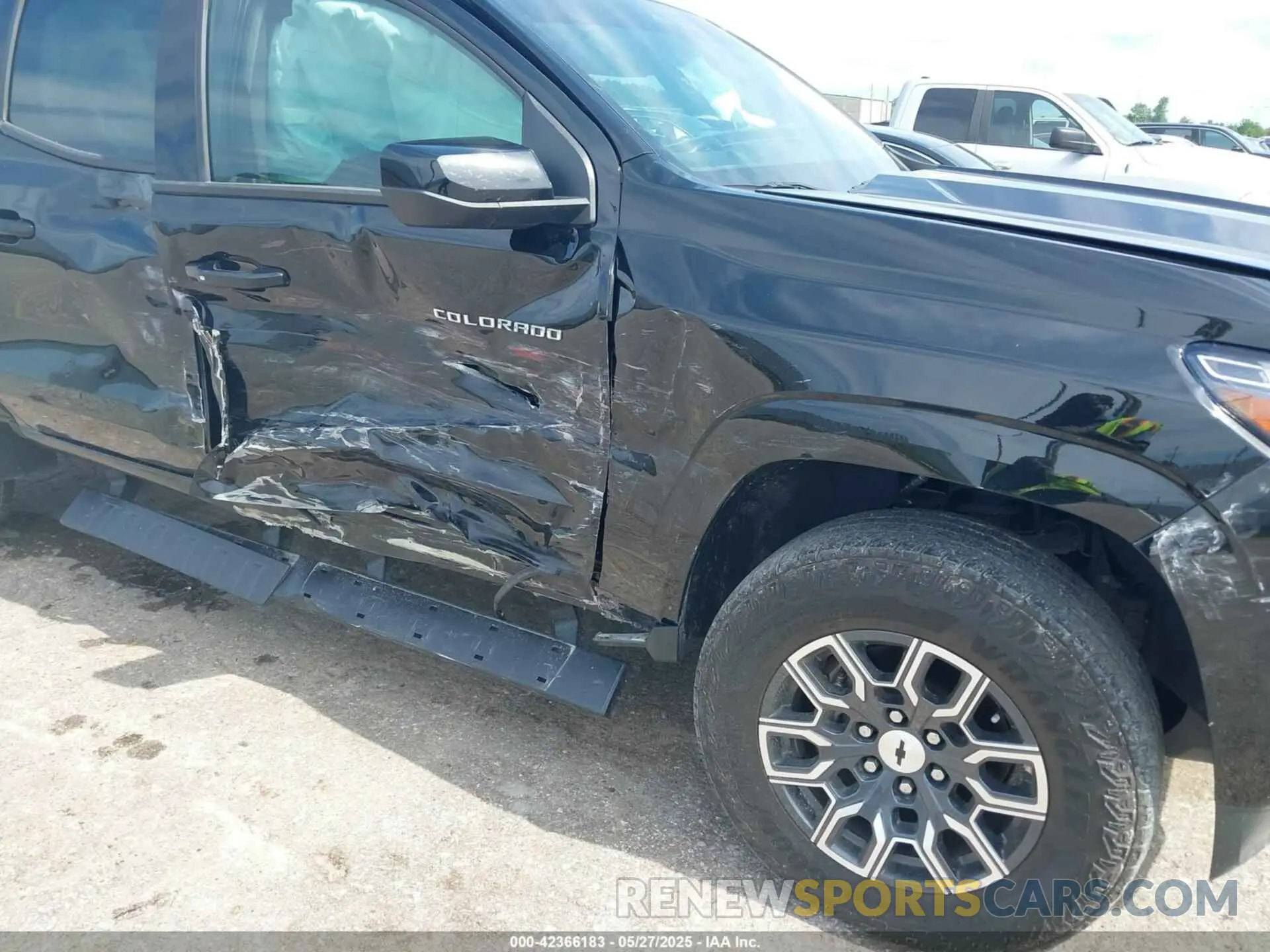 6 Photograph of a damaged car 1GCPTDEK5P1130318 CHEVROLET COLORADO 2023