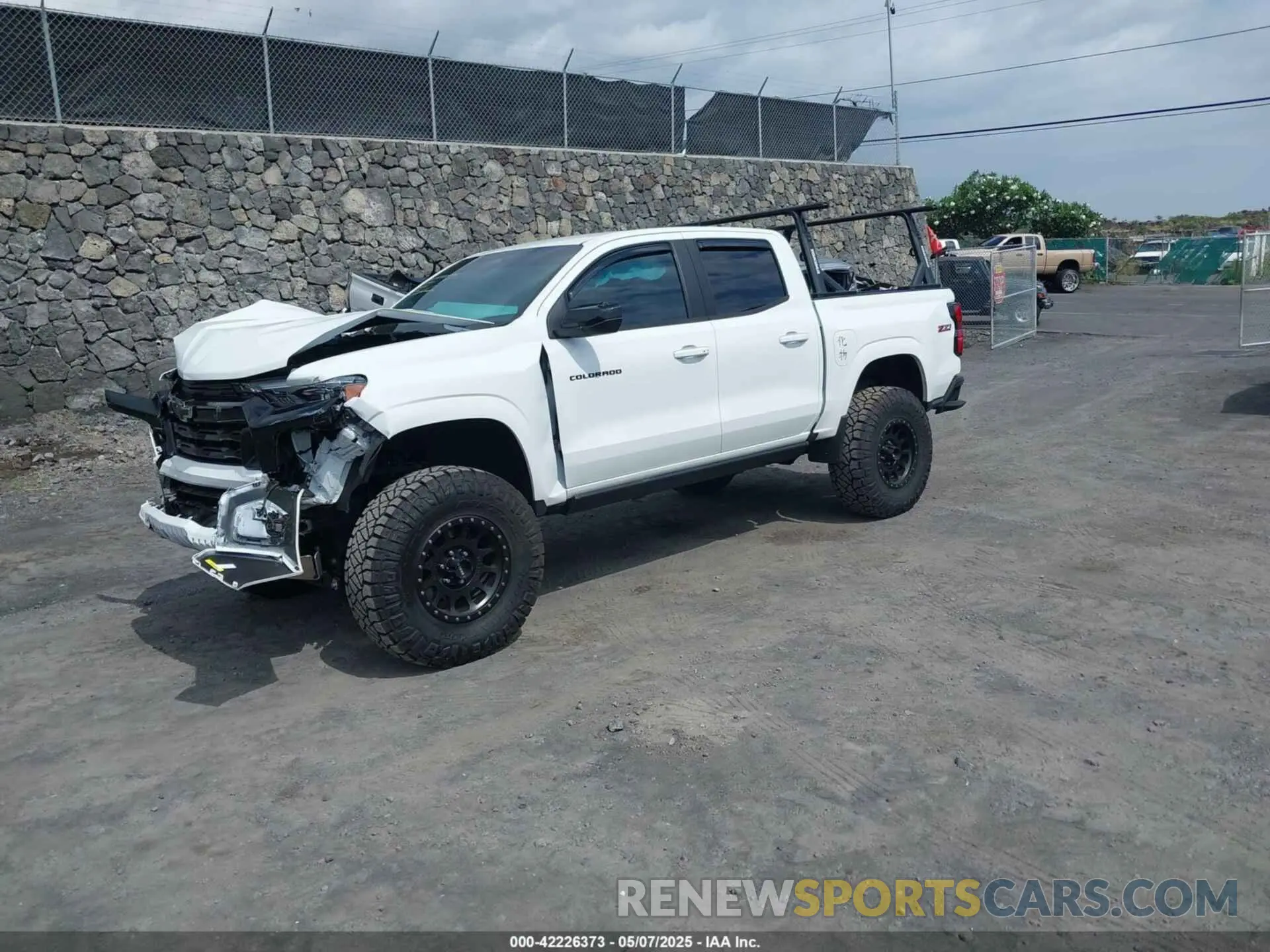 2 Photograph of a damaged car 1GCPTDEK9P1219177 CHEVROLET COLORADO 2023