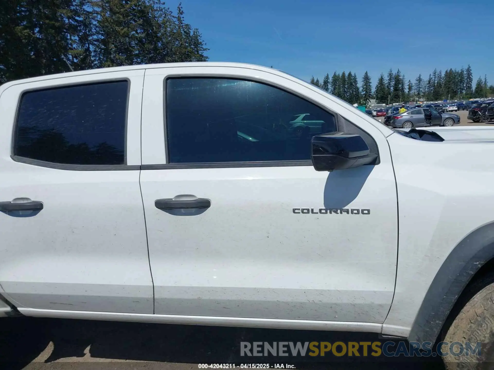 13 Photograph of a damaged car 1GCPTEEK2P1203392 CHEVROLET COLORADO 2023